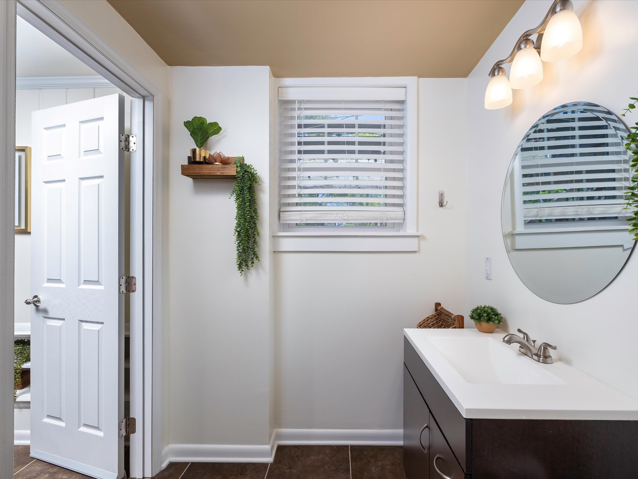 605 Des Moines Dr Property Photo 36