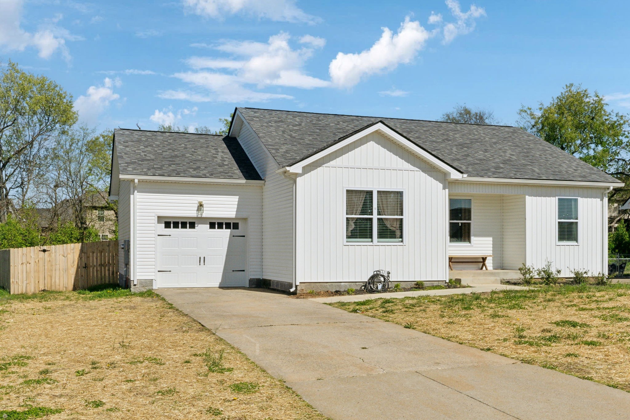 1031 Waterford Cir Property Photo