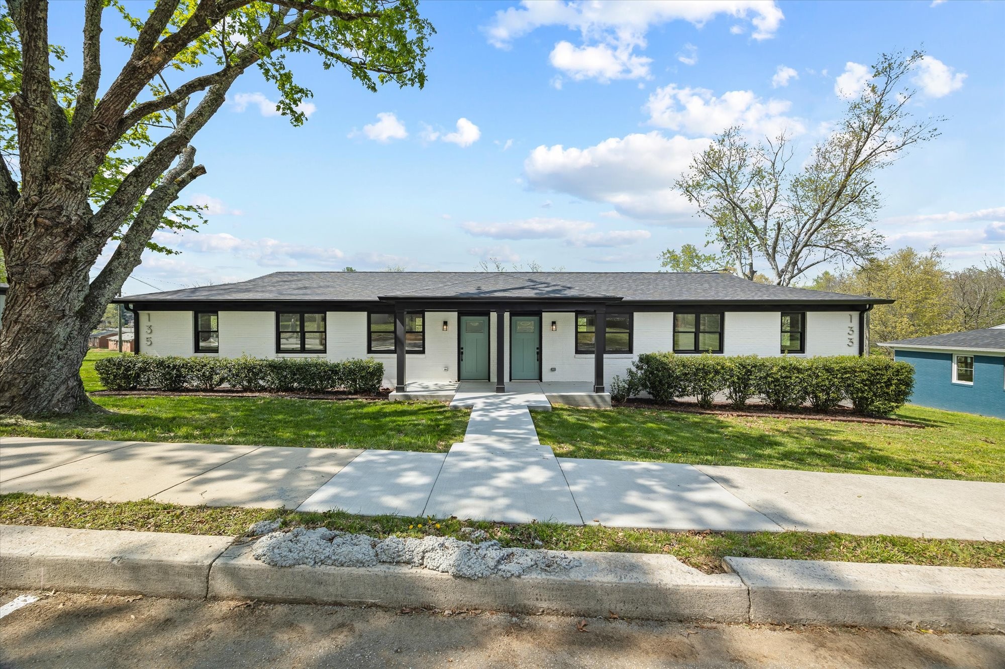 135 Boatman St Property Photo