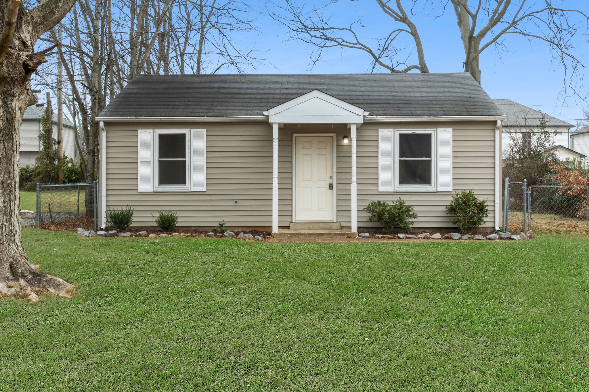 221 Burch Rd Property Photo 1