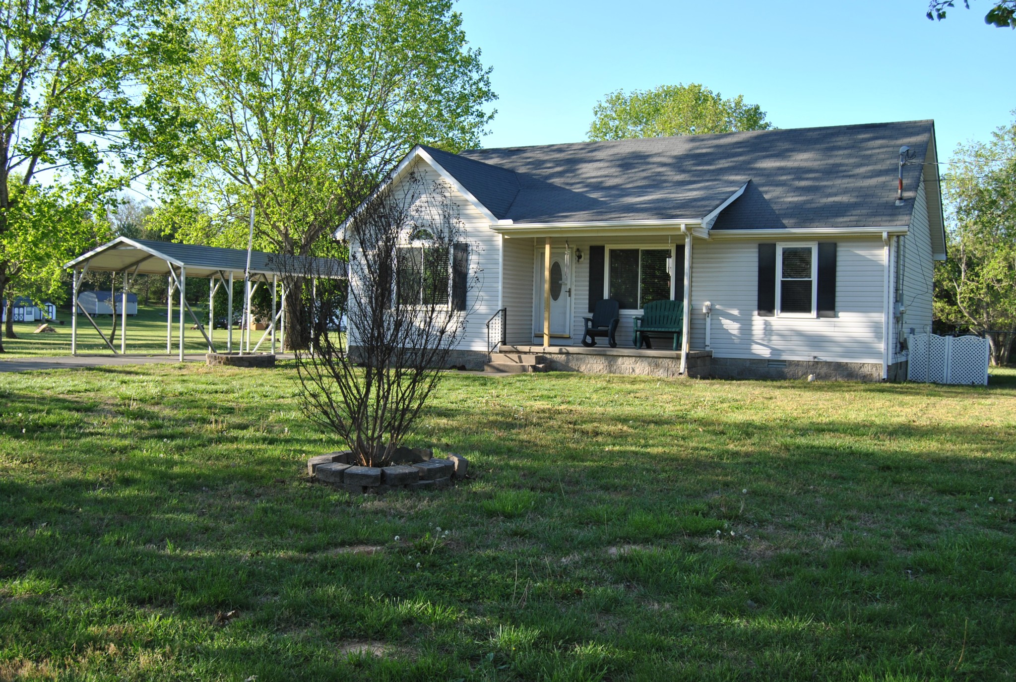 786 E Jefferson Pike Property Photo 1