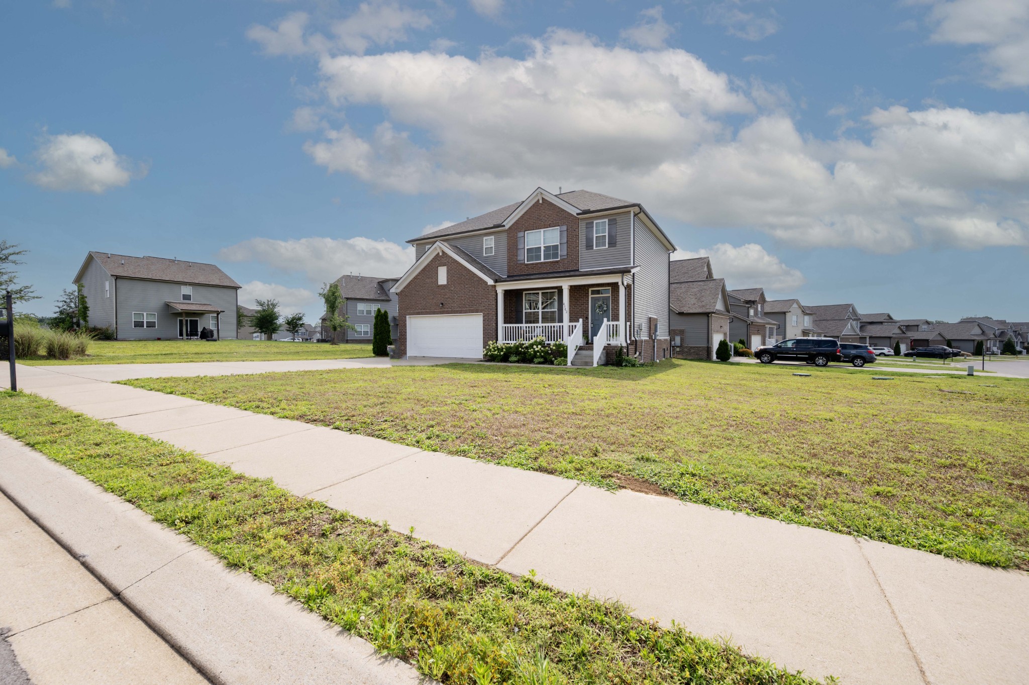 4302 Fieldcrest Dr Property Photo 2
