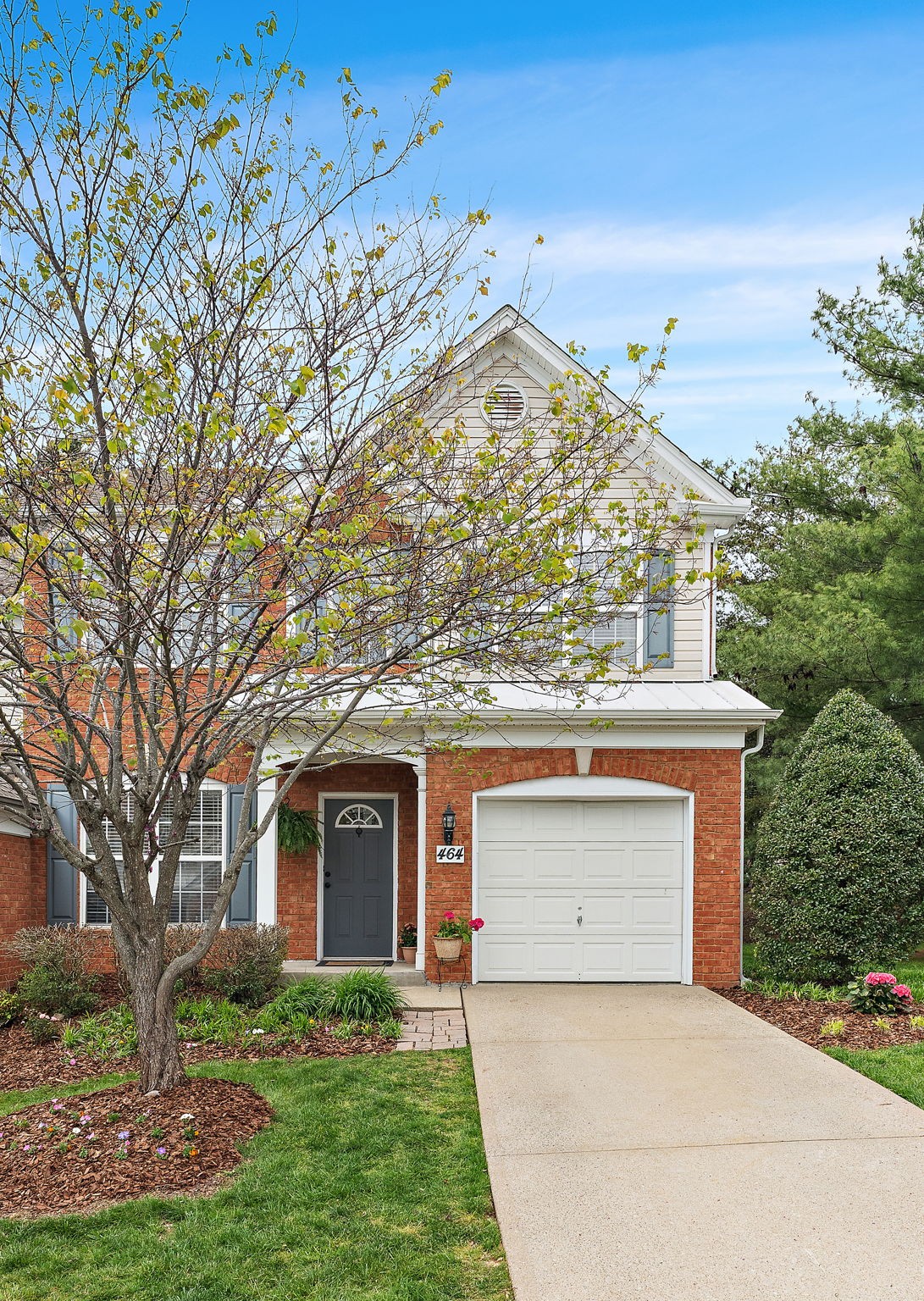 464 Old Towne Dr Property Photo 1