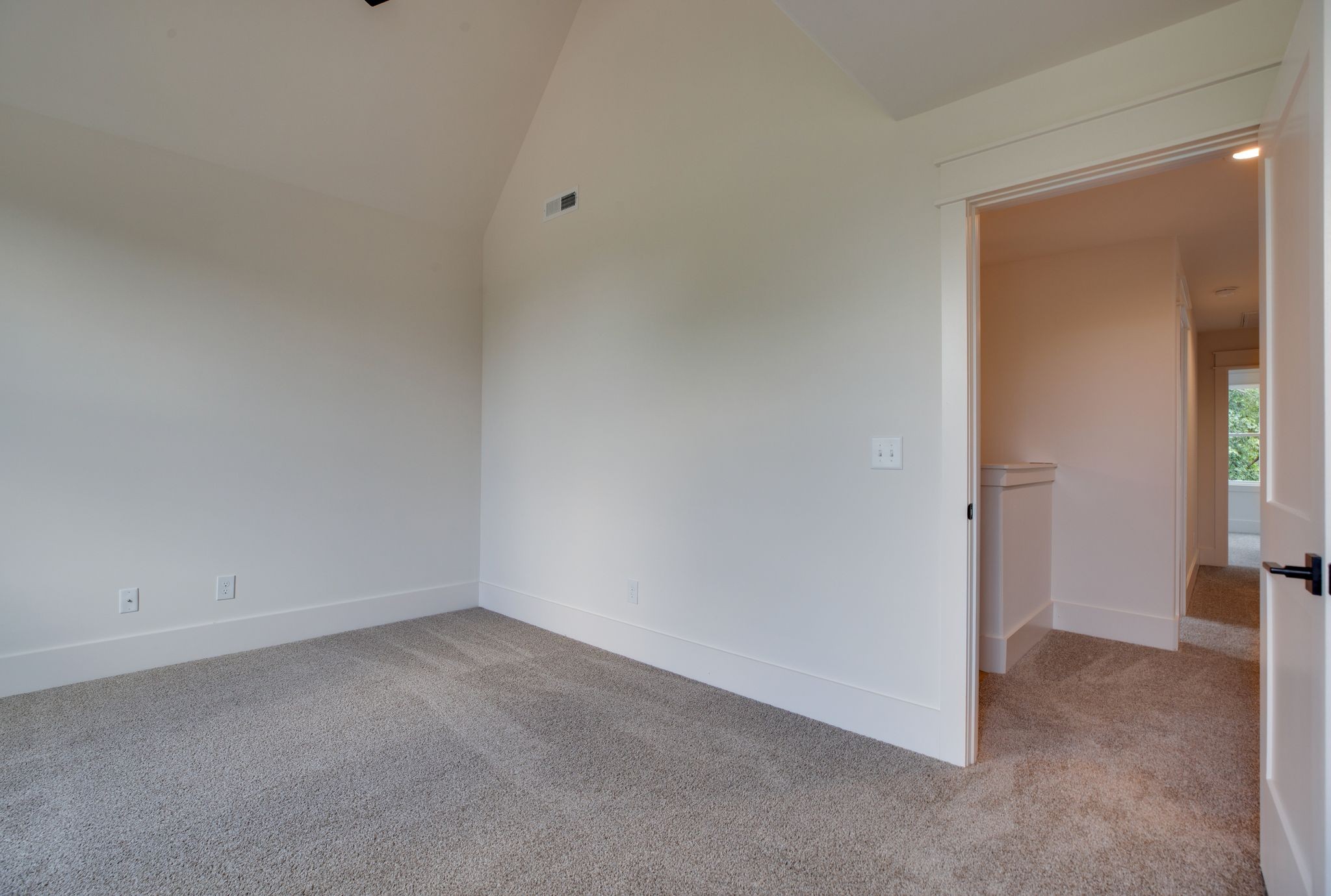 446 Roberts St Property Photo 24
