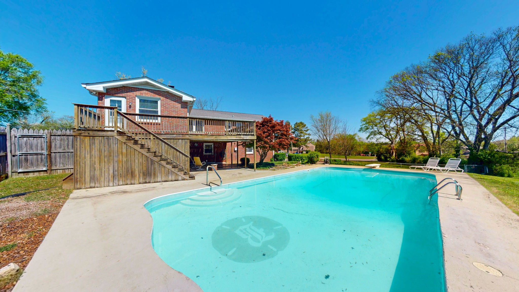 1001 Clearview Dr Property Photo