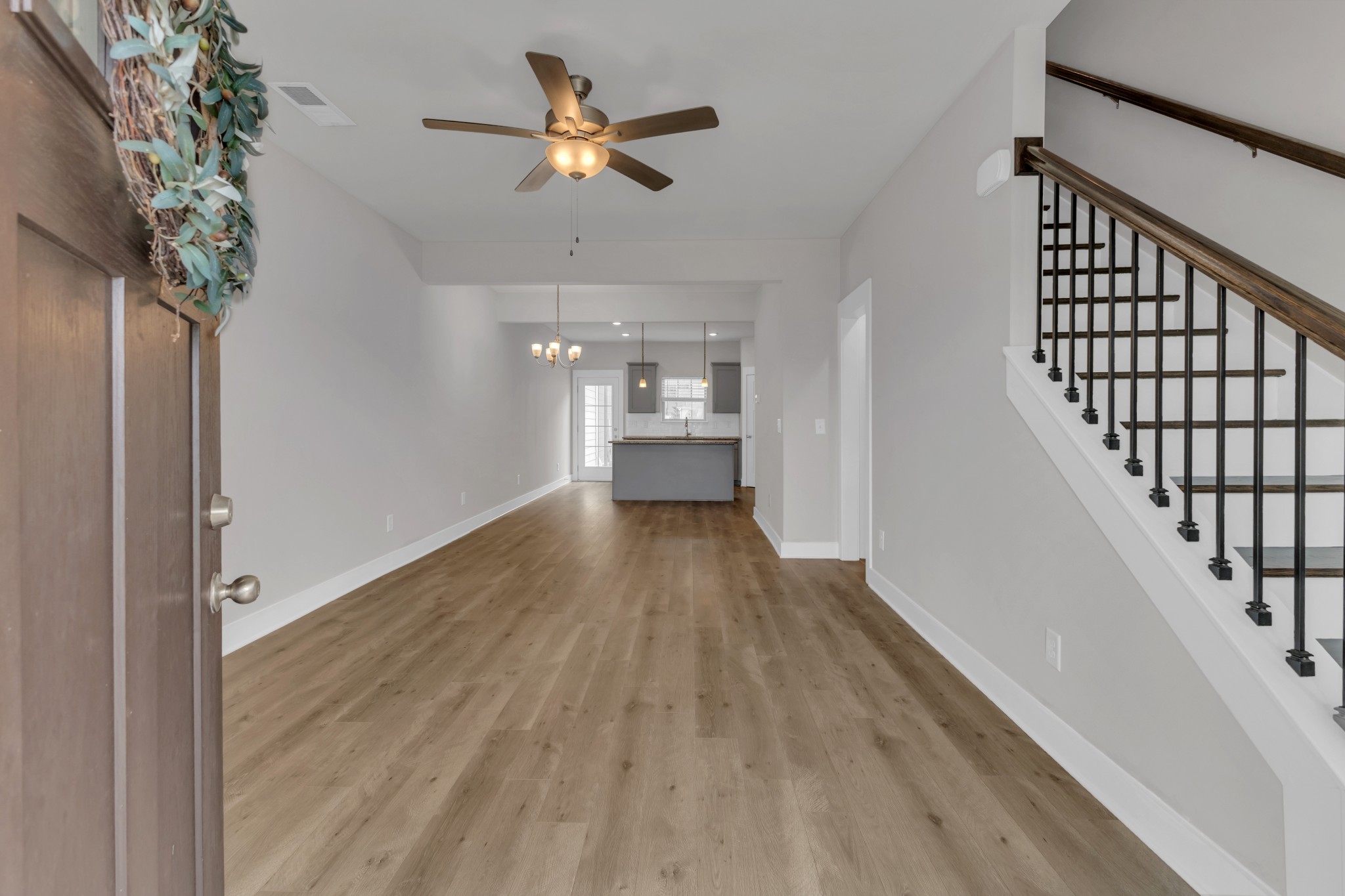 1537 White Tip Ln Property Photo 8