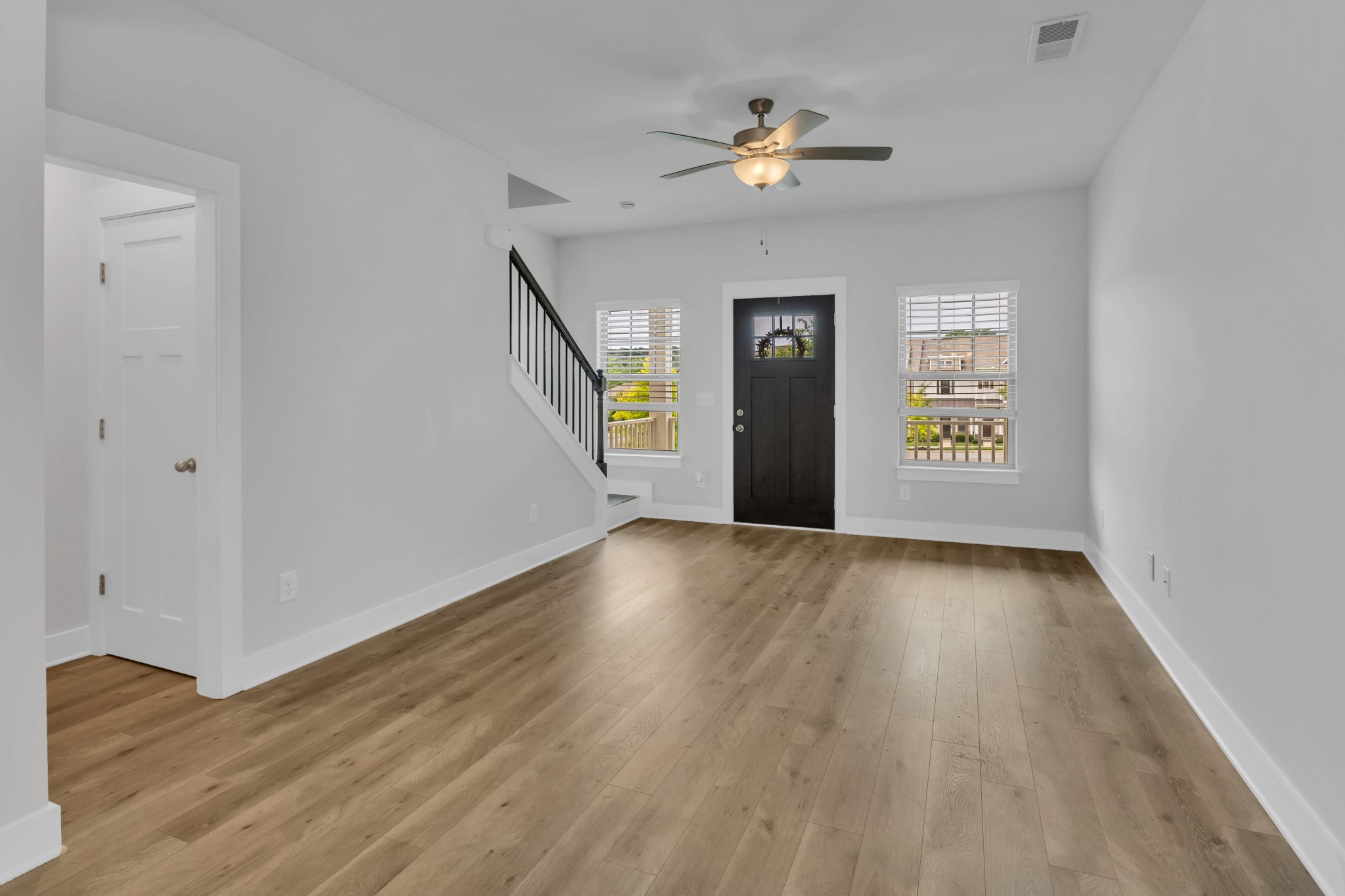 1537 White Tip Ln Property Photo 9