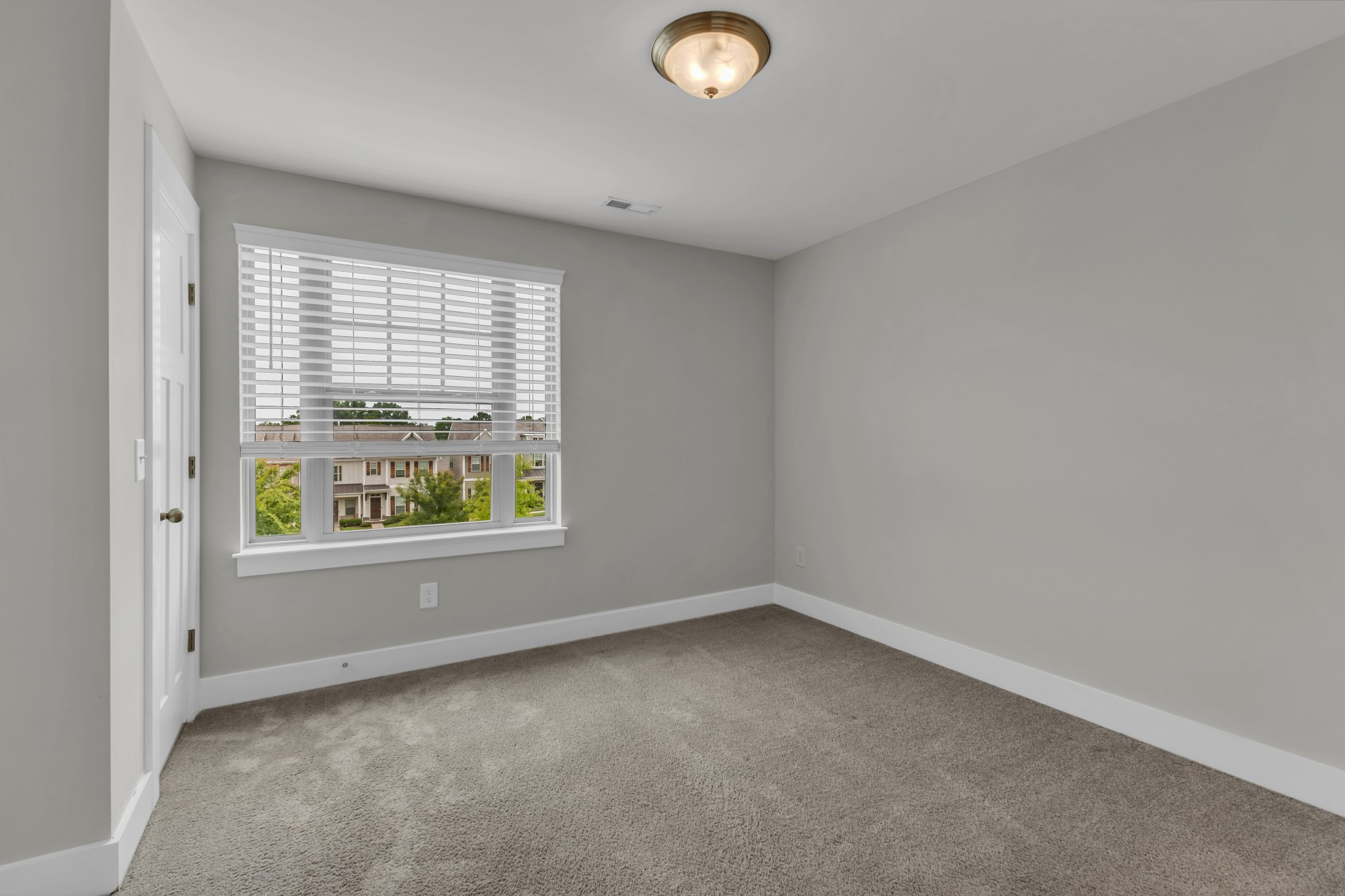 1537 White Tip Ln Property Photo 24