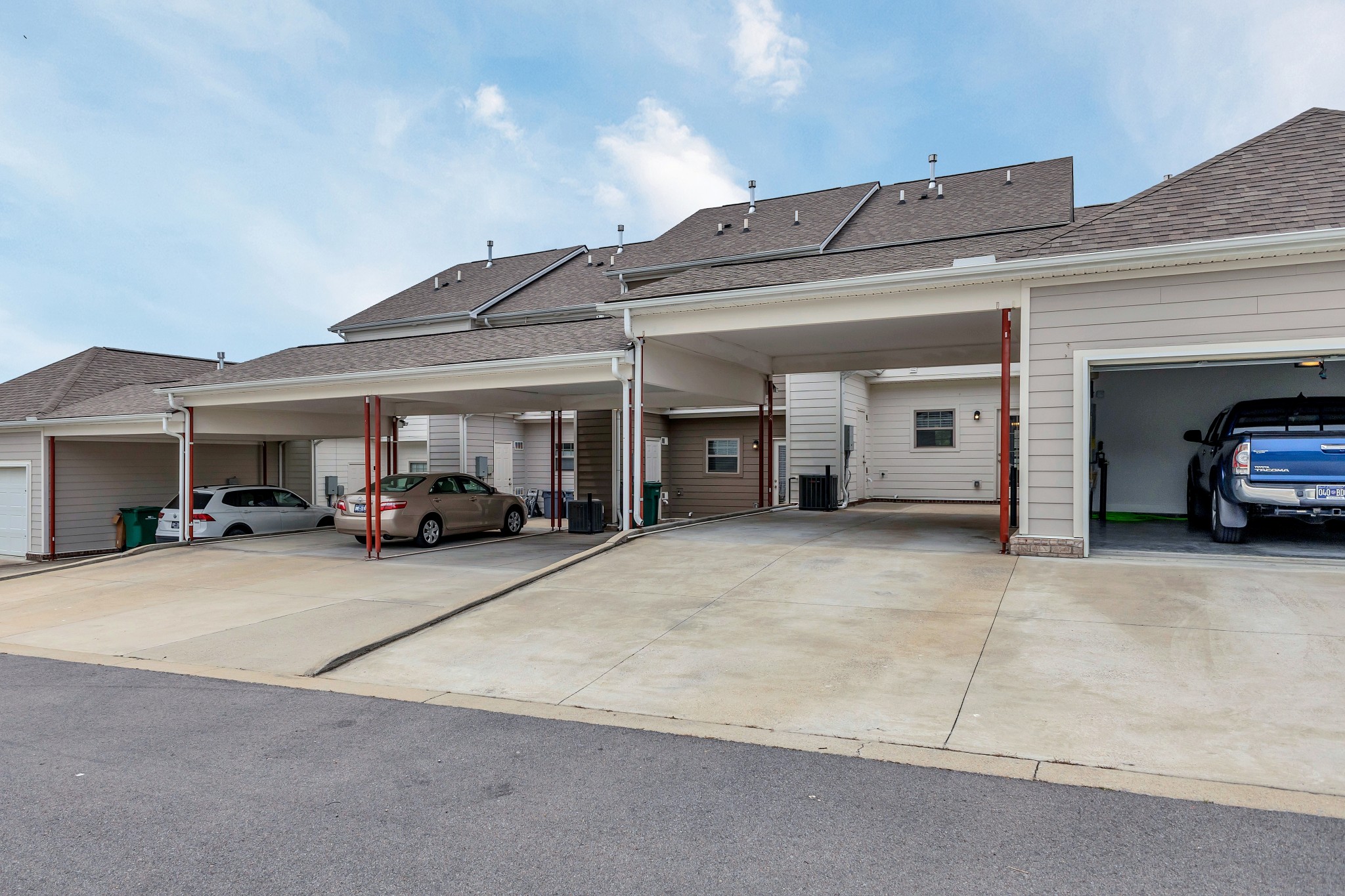 1537 White Tip Ln Property Photo 32