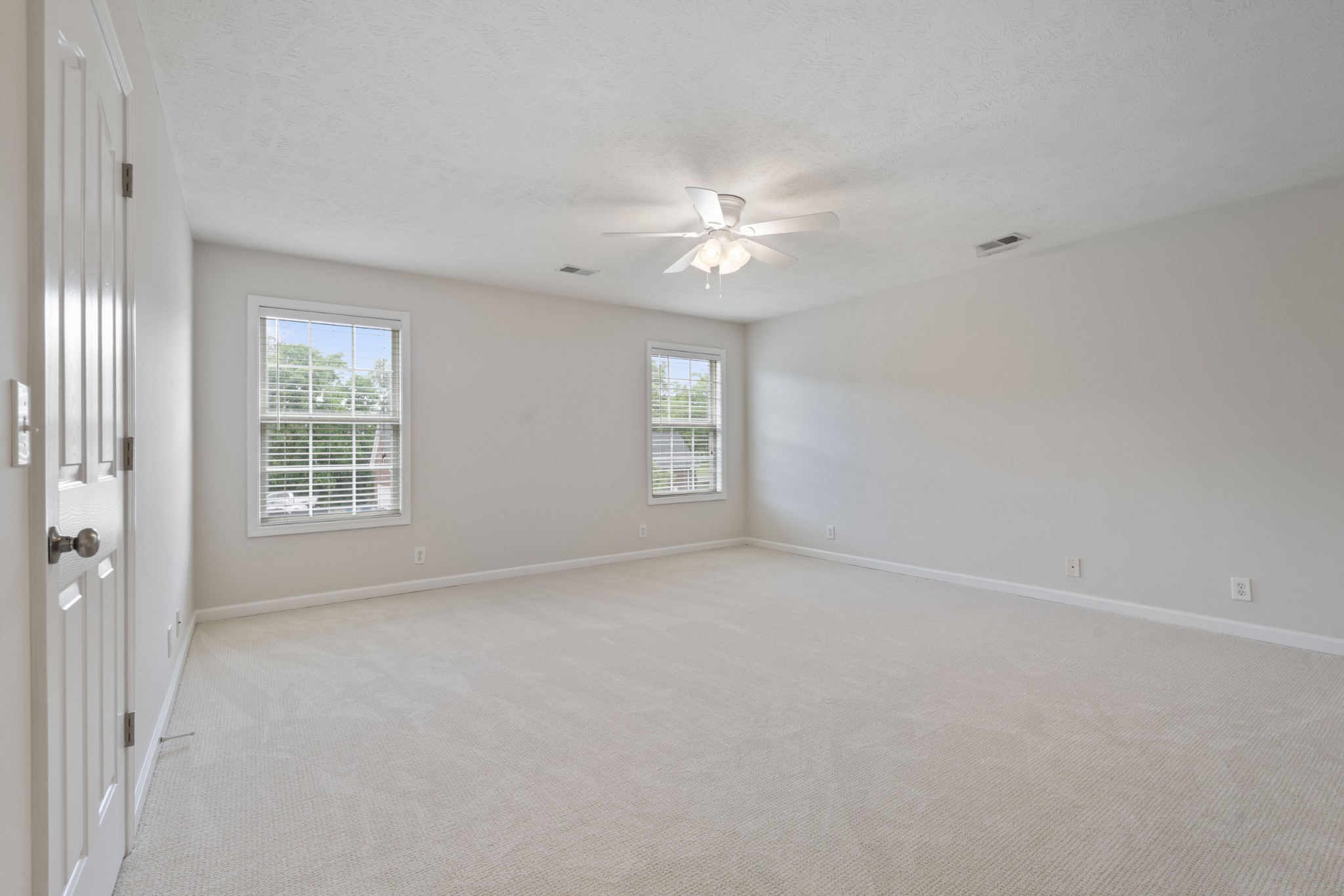 102 Munson Ct Property Photo 29