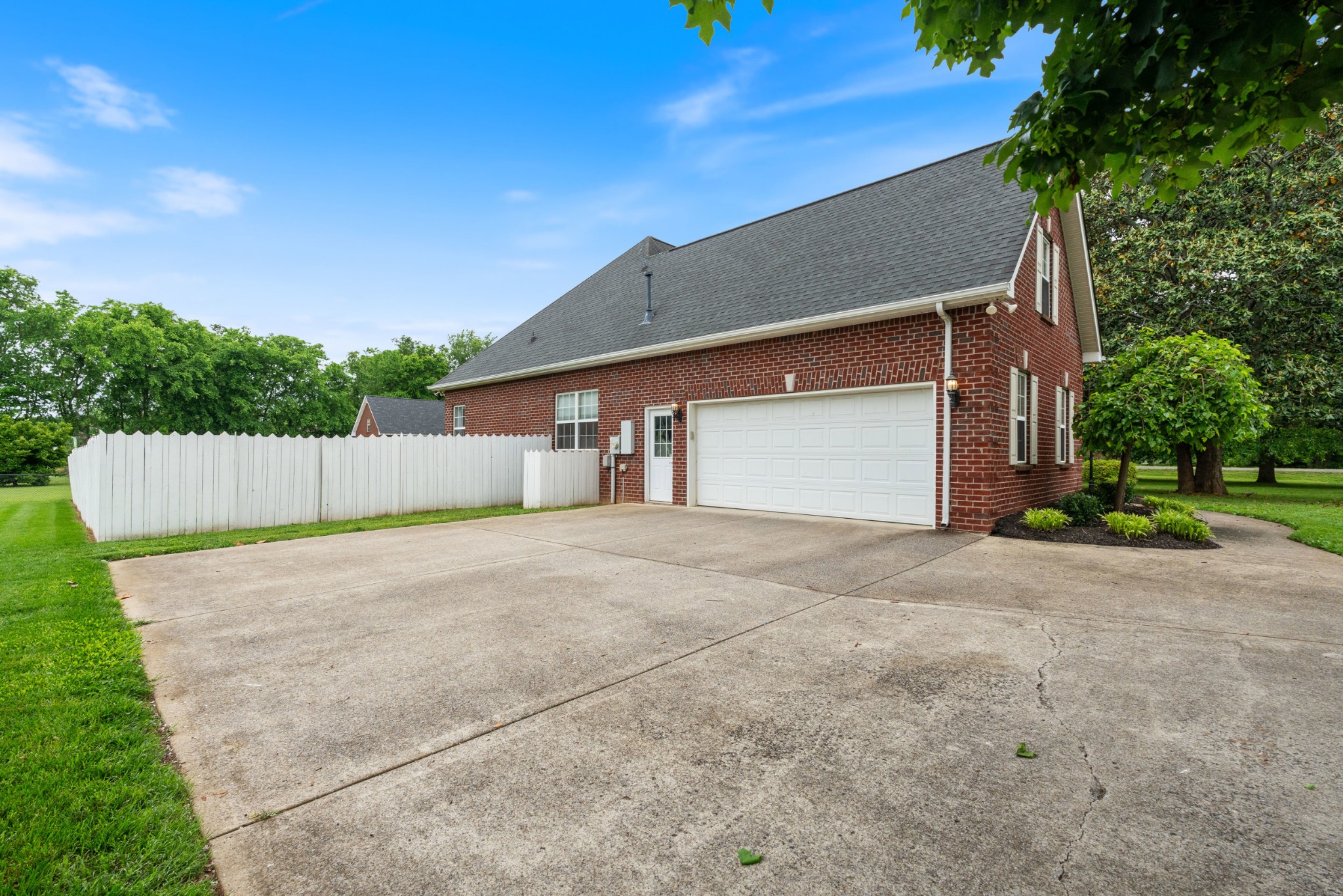 102 Munson Ct Property Photo 39