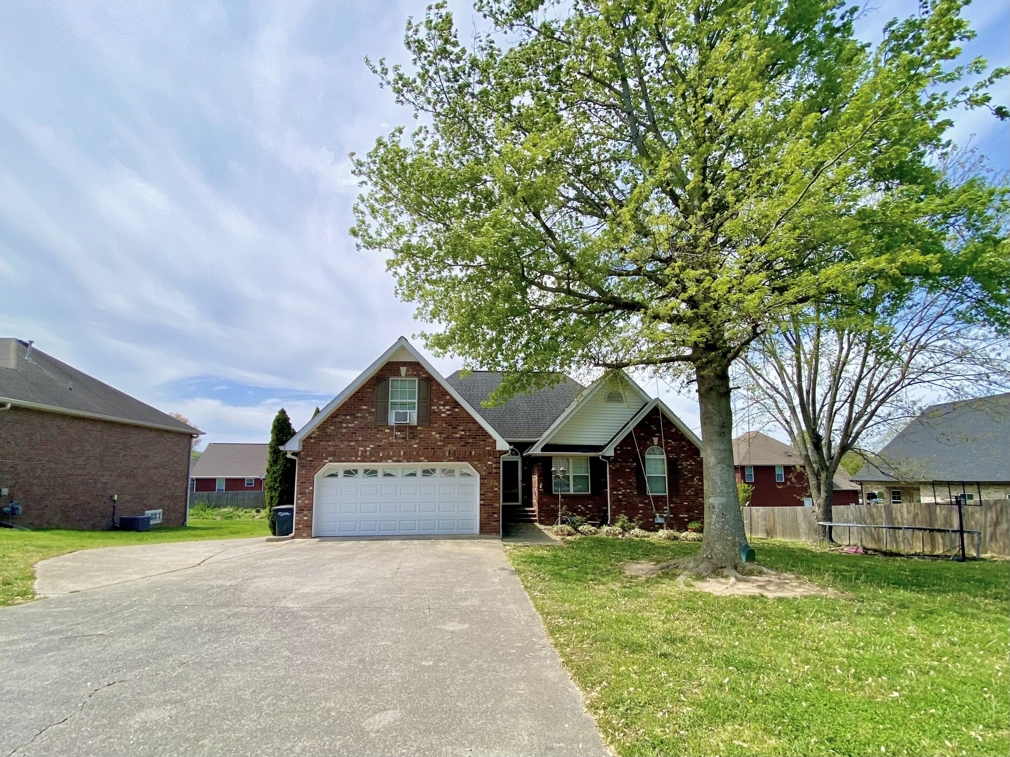402 Williamsport Dr Property Photo 1