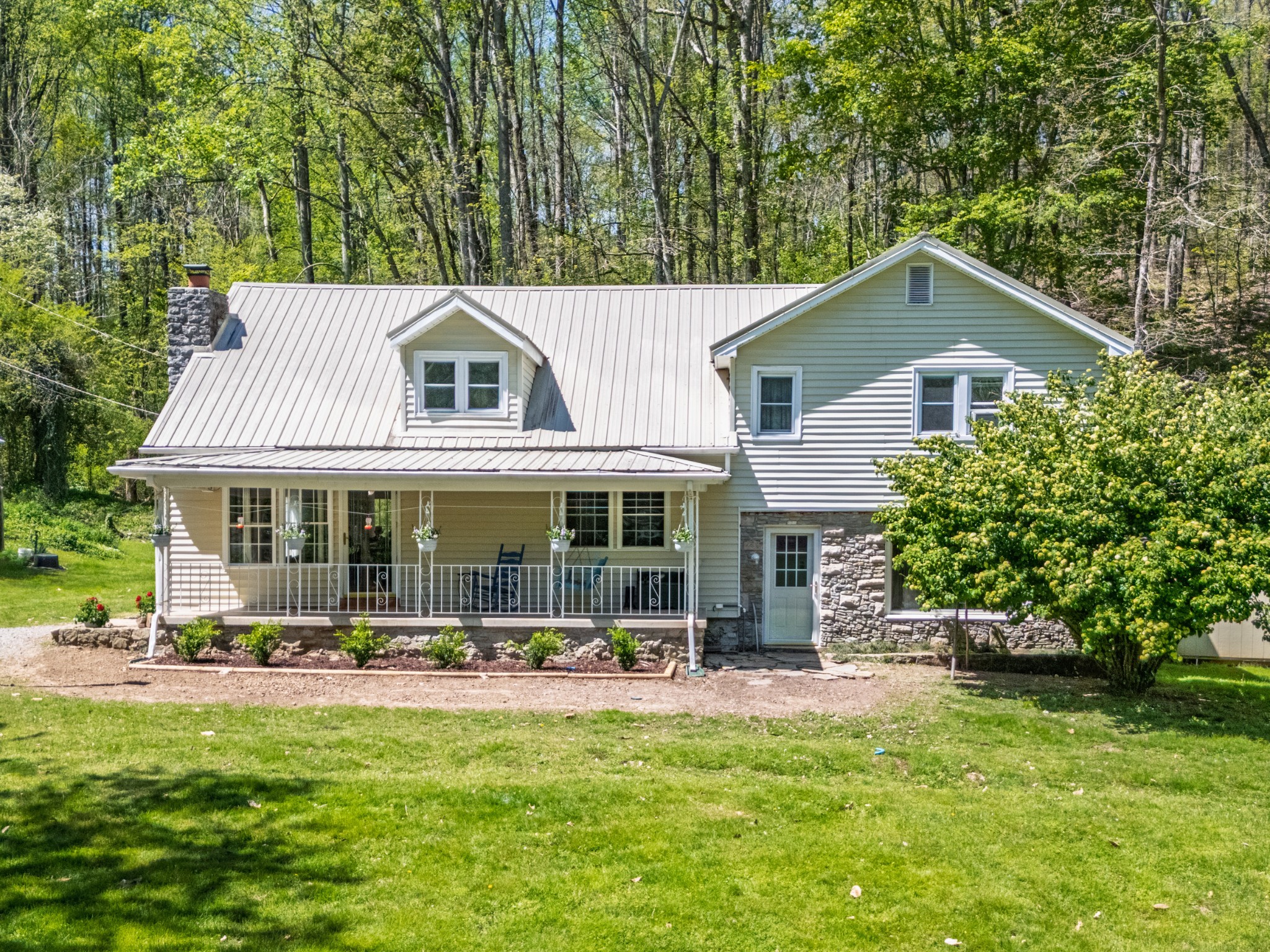 218 Shady Grove Rd Property Photo