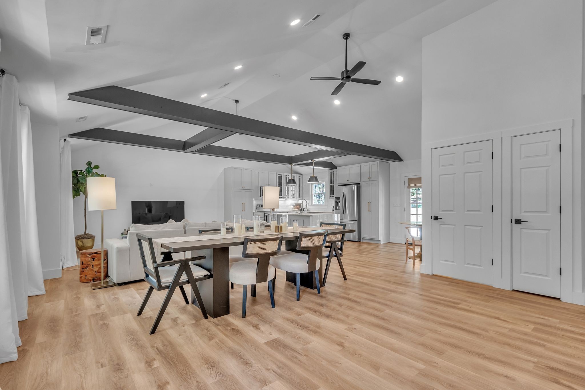 670 Northridge Road Property Photo 12