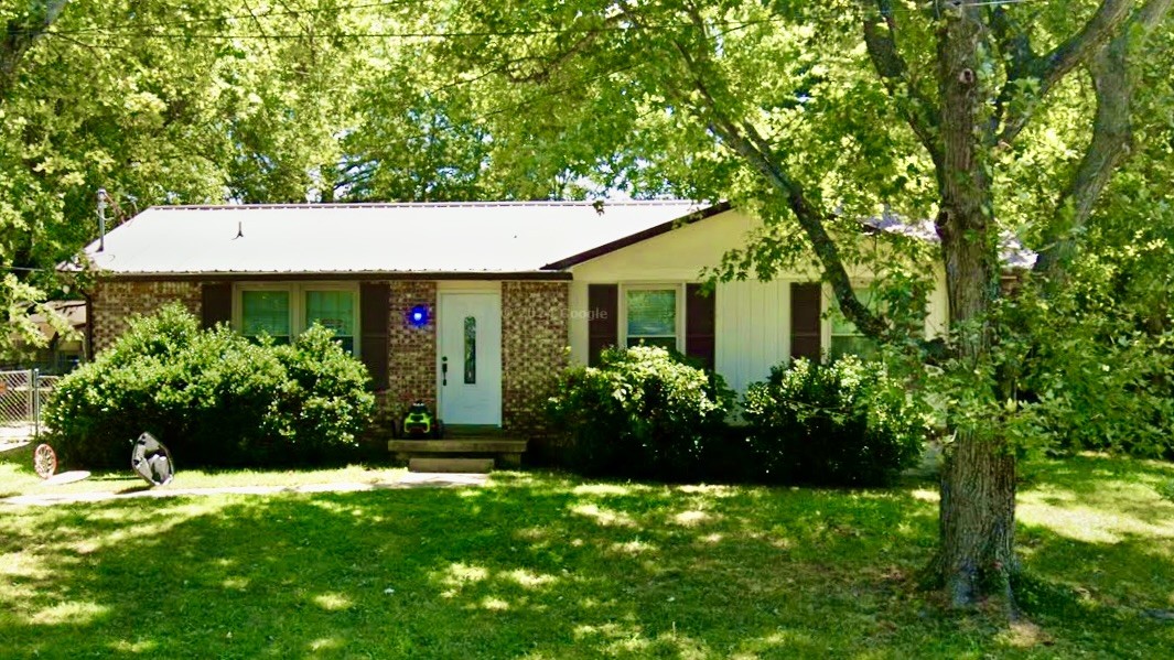 512 Yvonne Dr Property Photo 1
