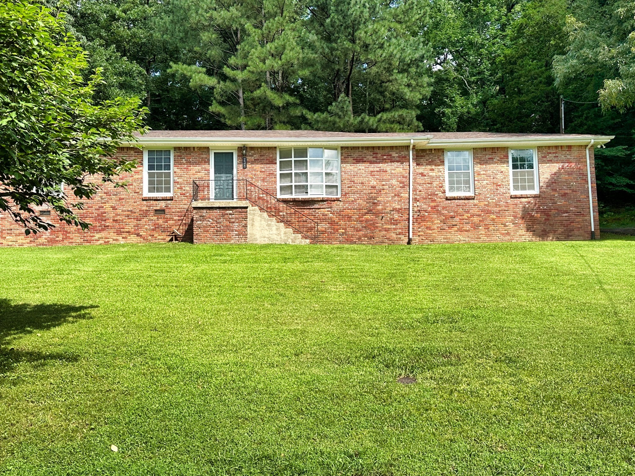 231 Valley View Rd Property Photo 1