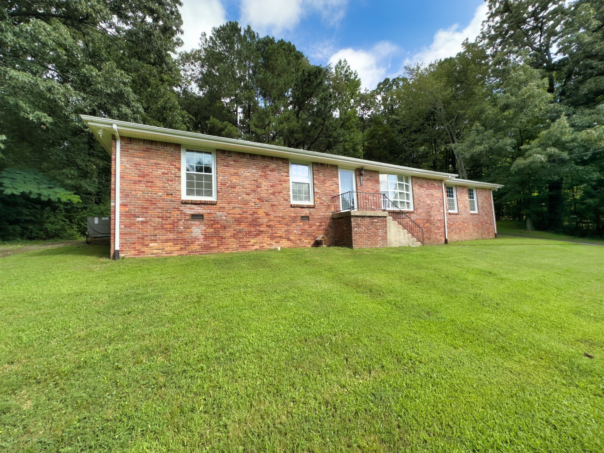 231 Valley View Rd Property Photo 2