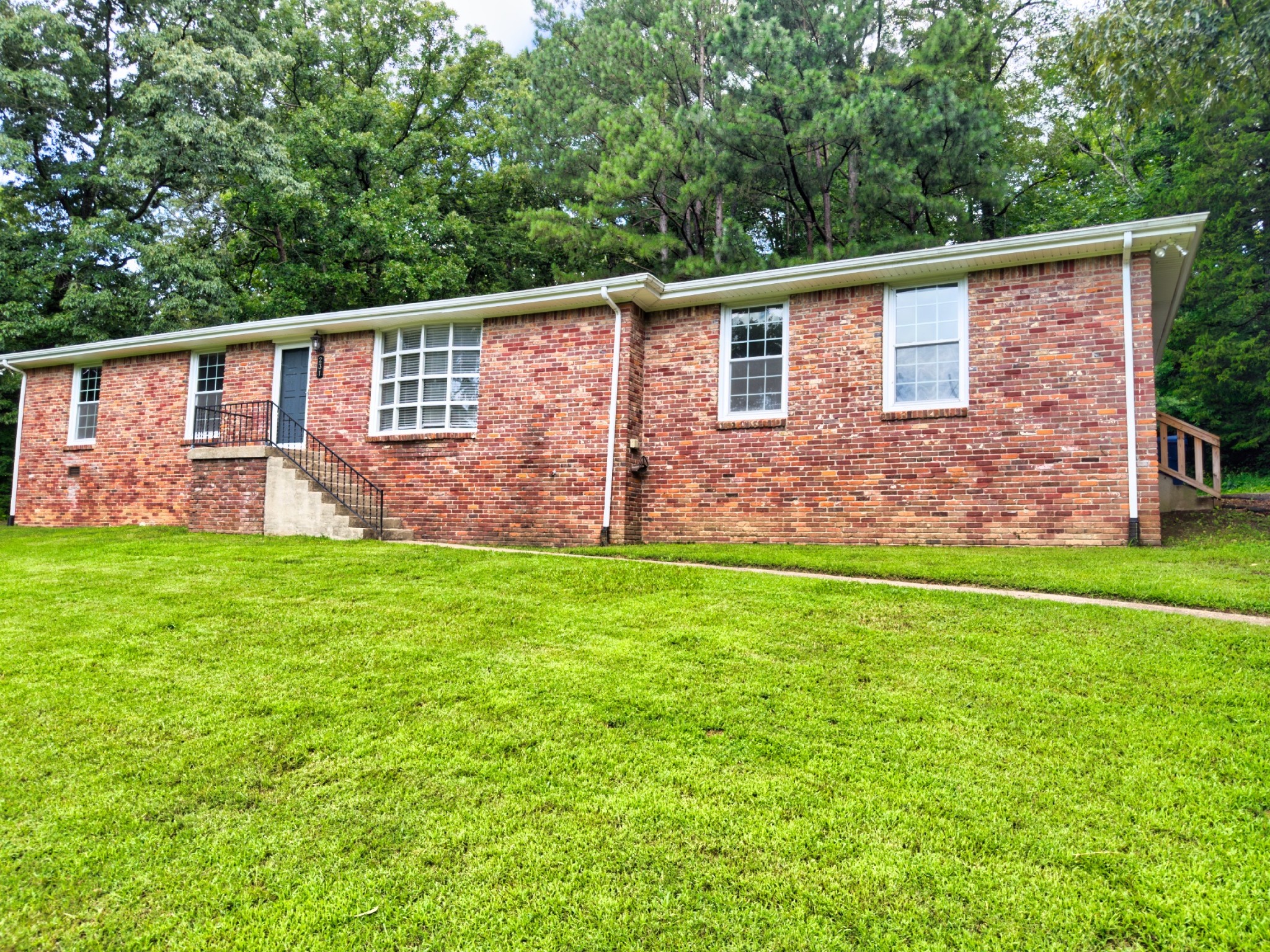 231 Valley View Rd Property Photo 3