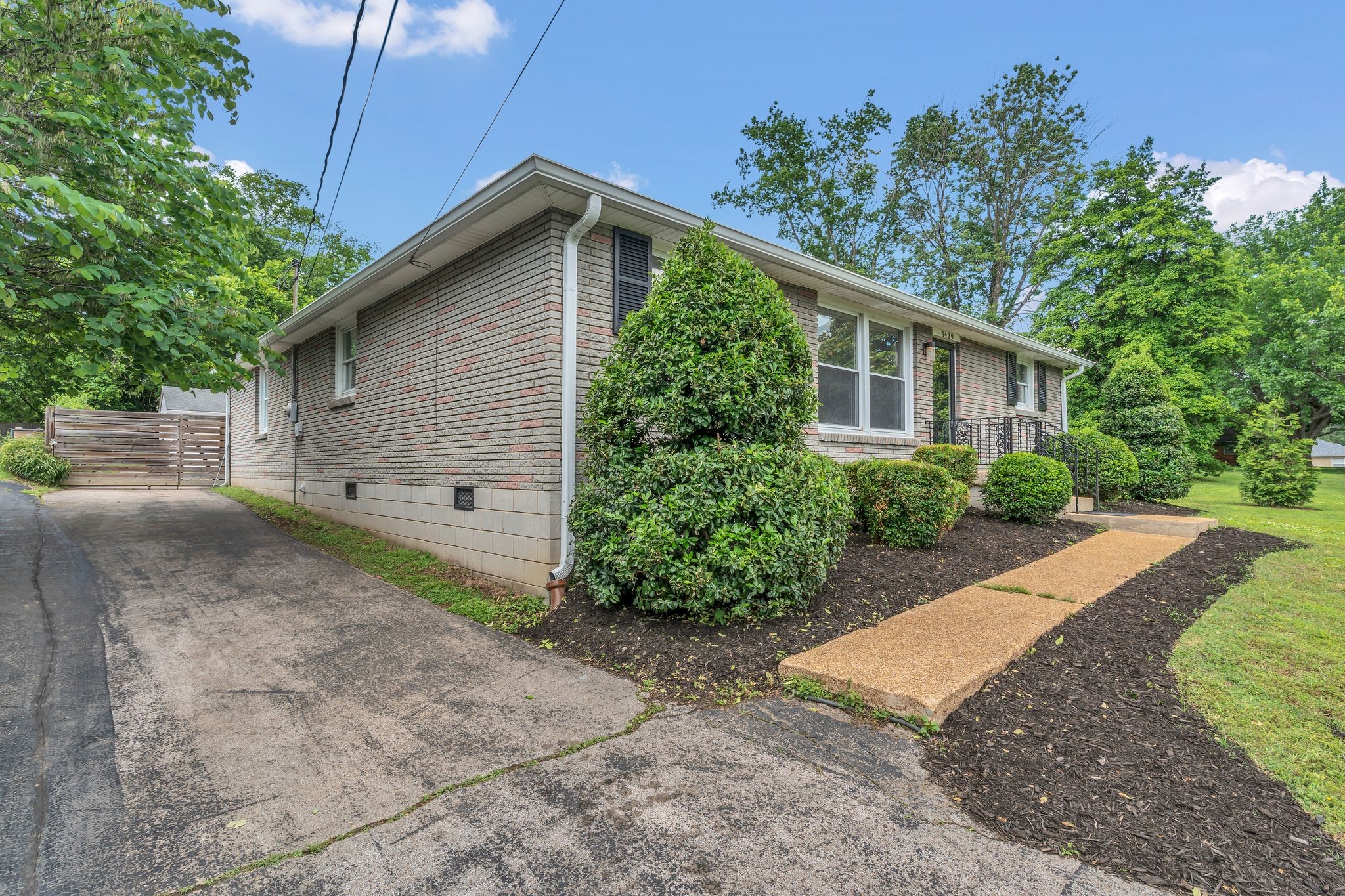 1429 Shelton Ave Property Photo 4