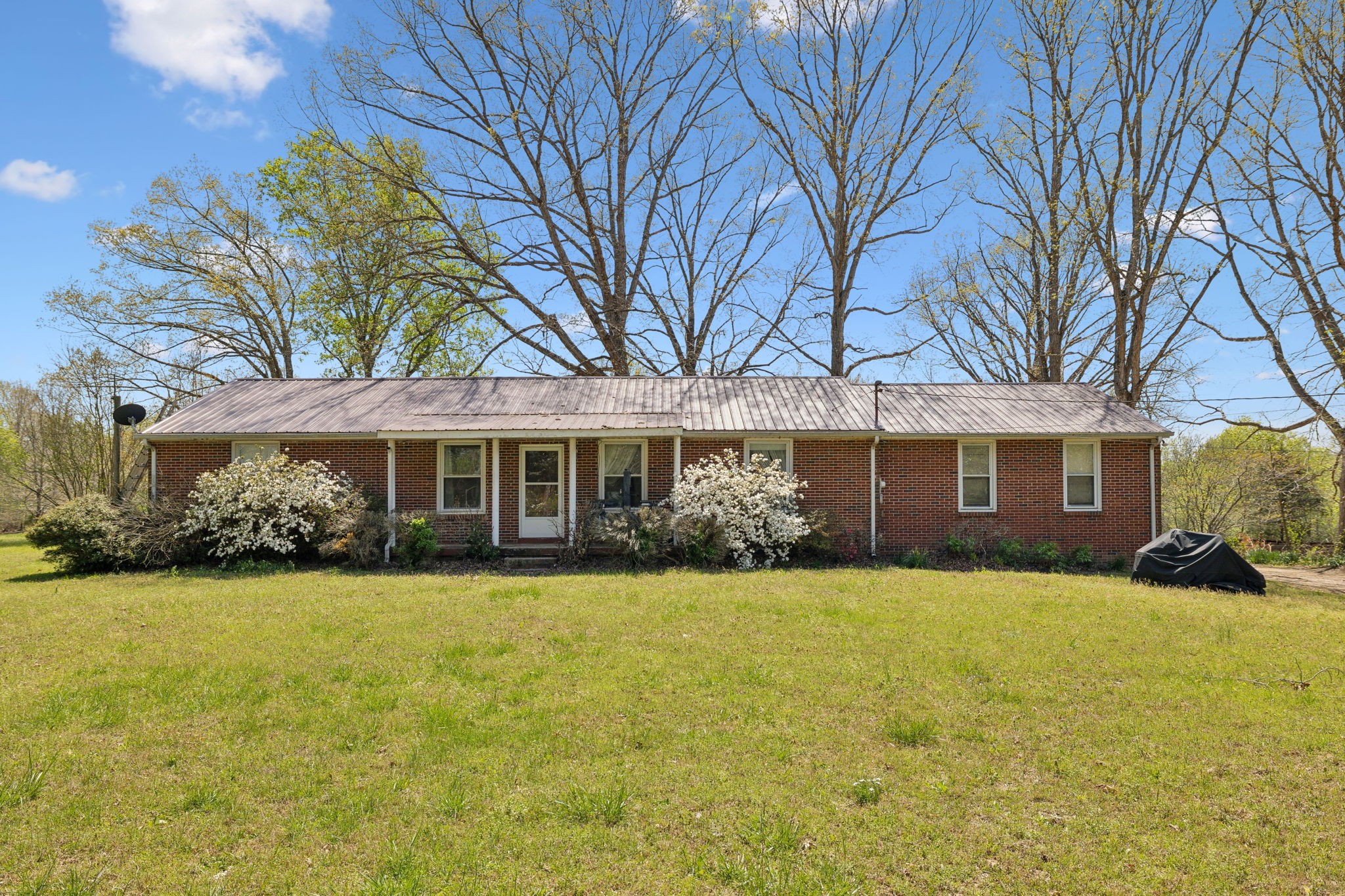 3467 Shouse Rd Property Photo 1