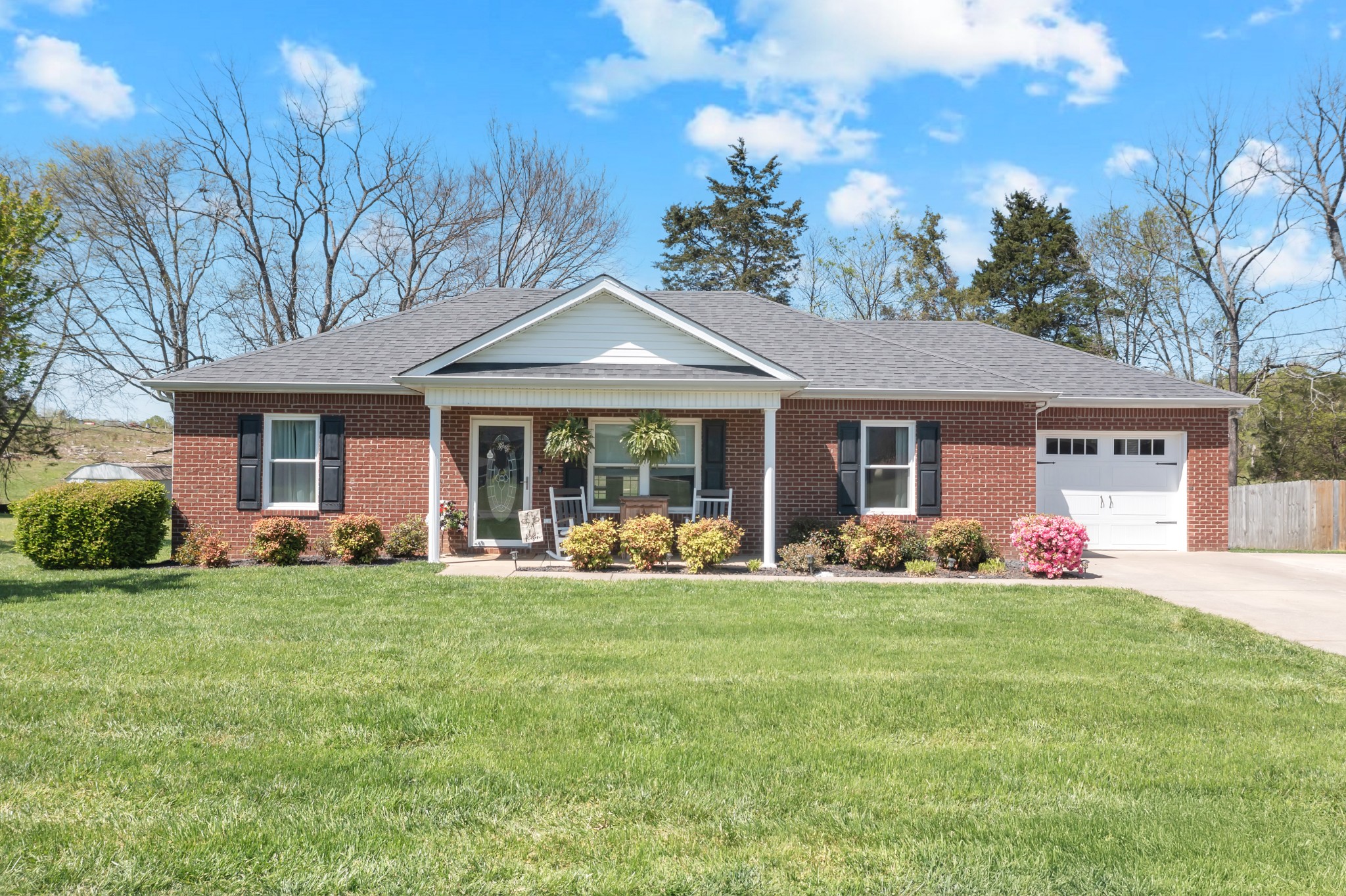 109 Greystone Way Property Photo