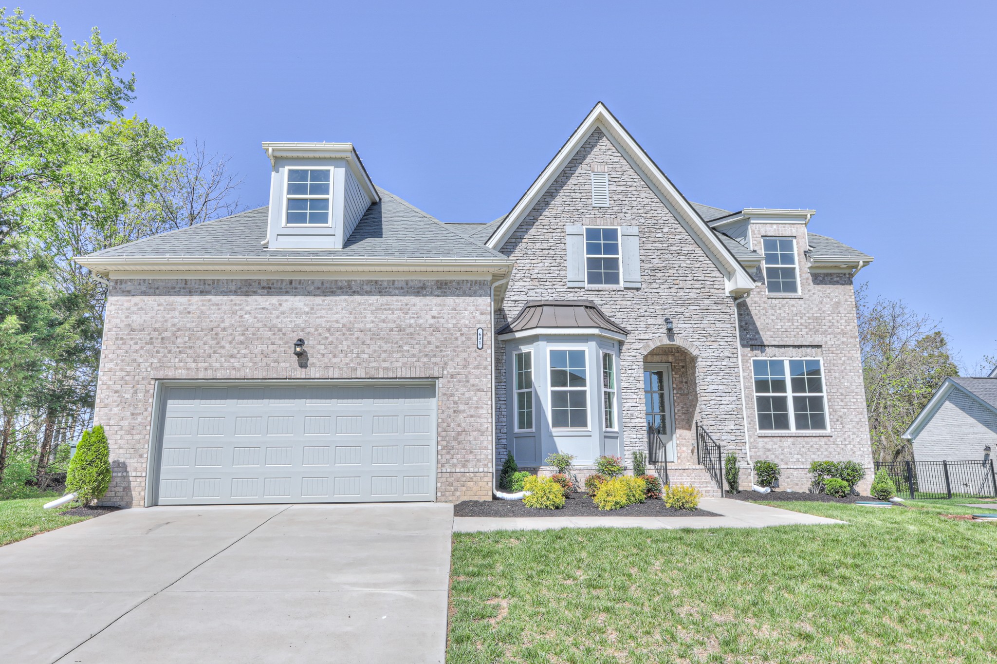 631 Silva Ln Property Photo