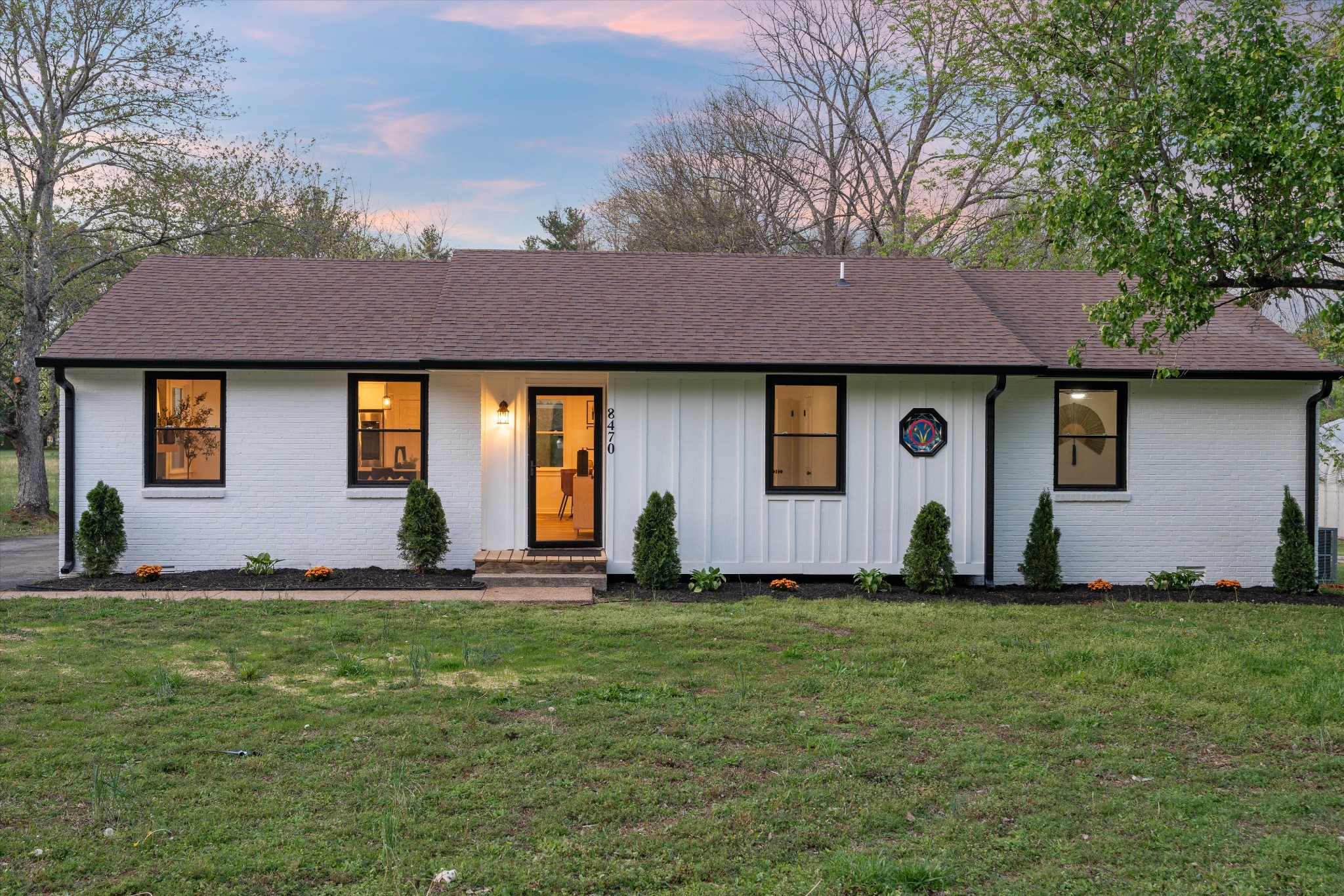 8470 Burleson Ln Property Photo