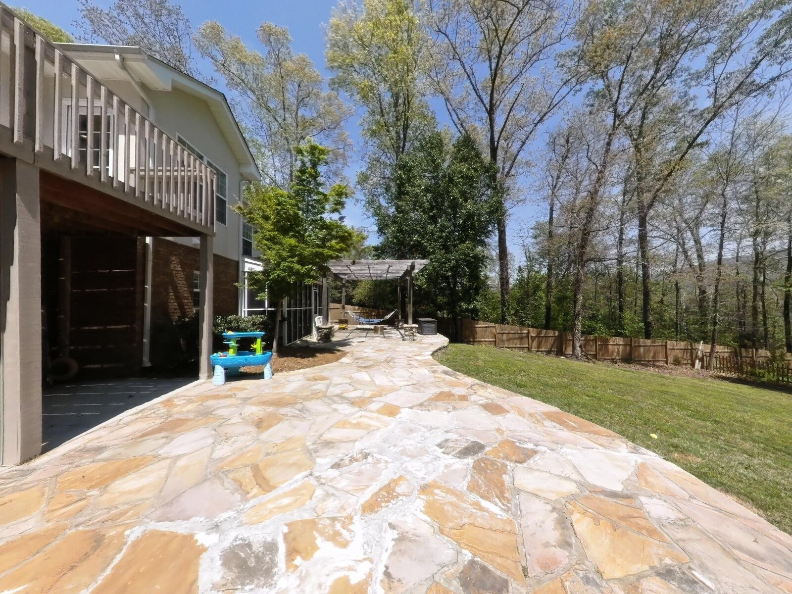 3209 Cross Roads Drive Property Photo 18