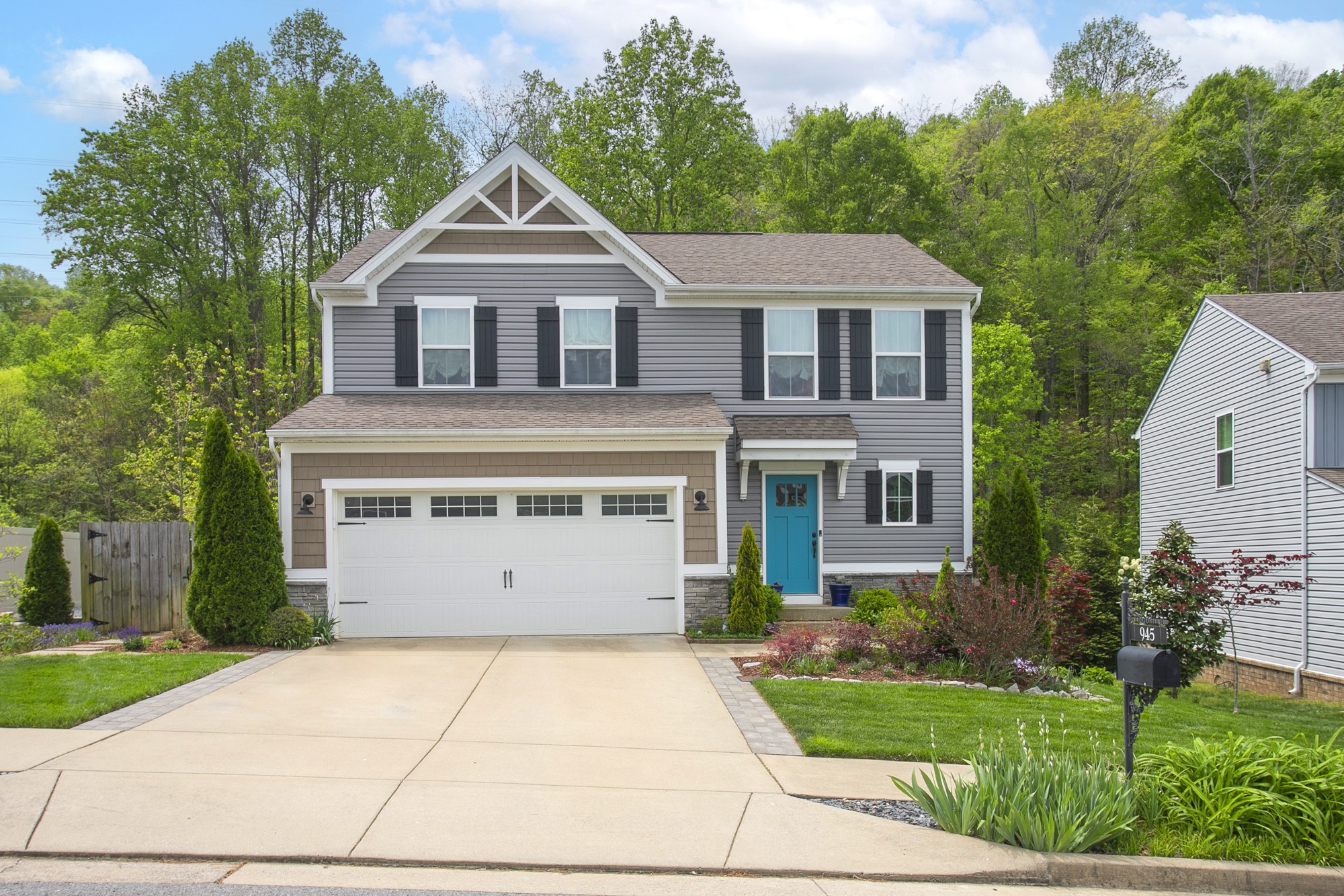 945 Fairdale Ct Property Photo 1