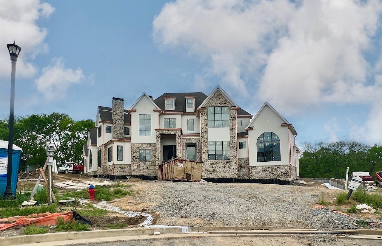 8102 Turning Point Dr Property Photo 1