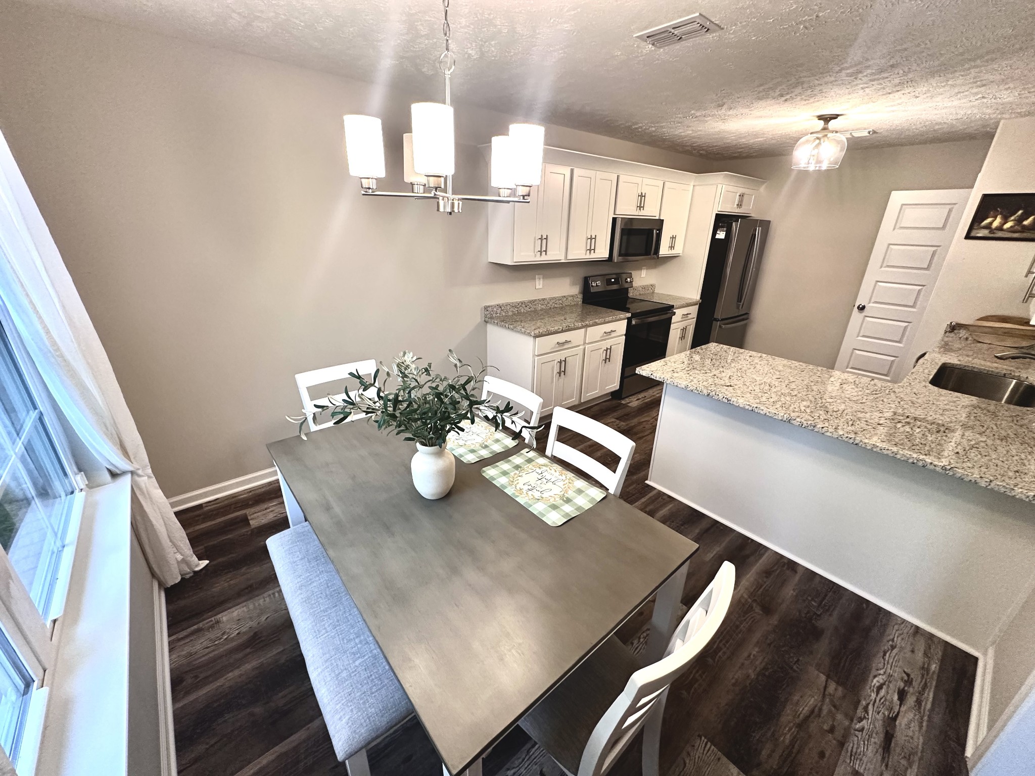 94 Reynard St Property Photo 14