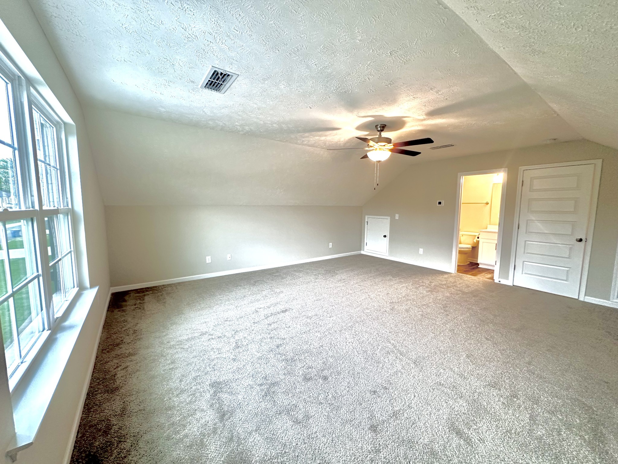 94 Reynard St Property Photo 35