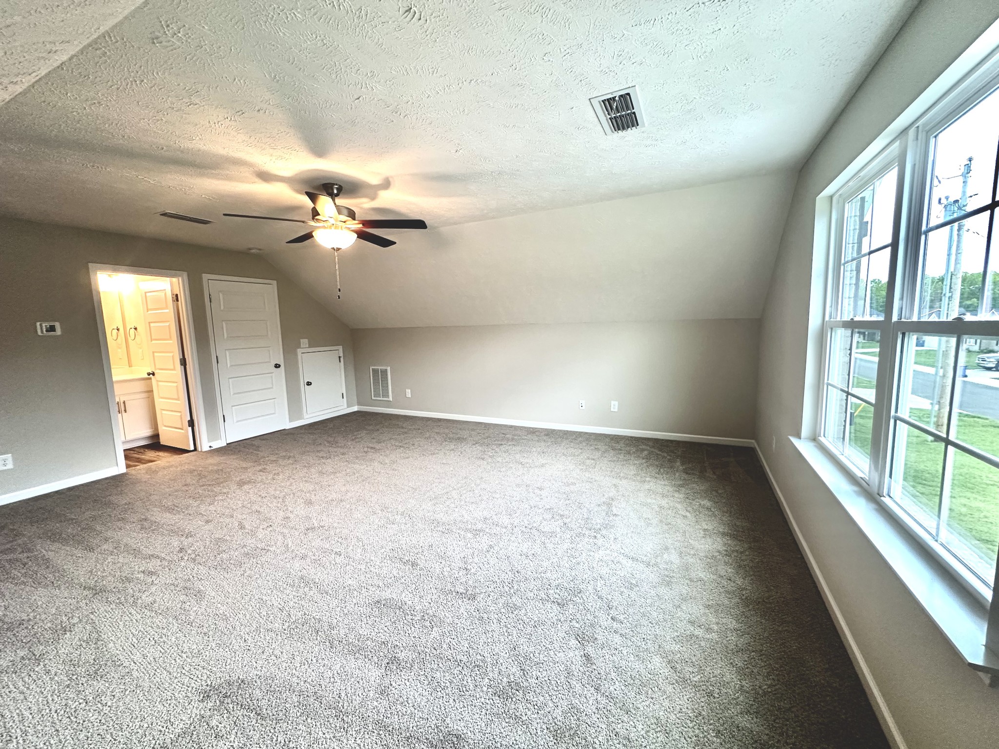 94 Reynard St Property Photo 36
