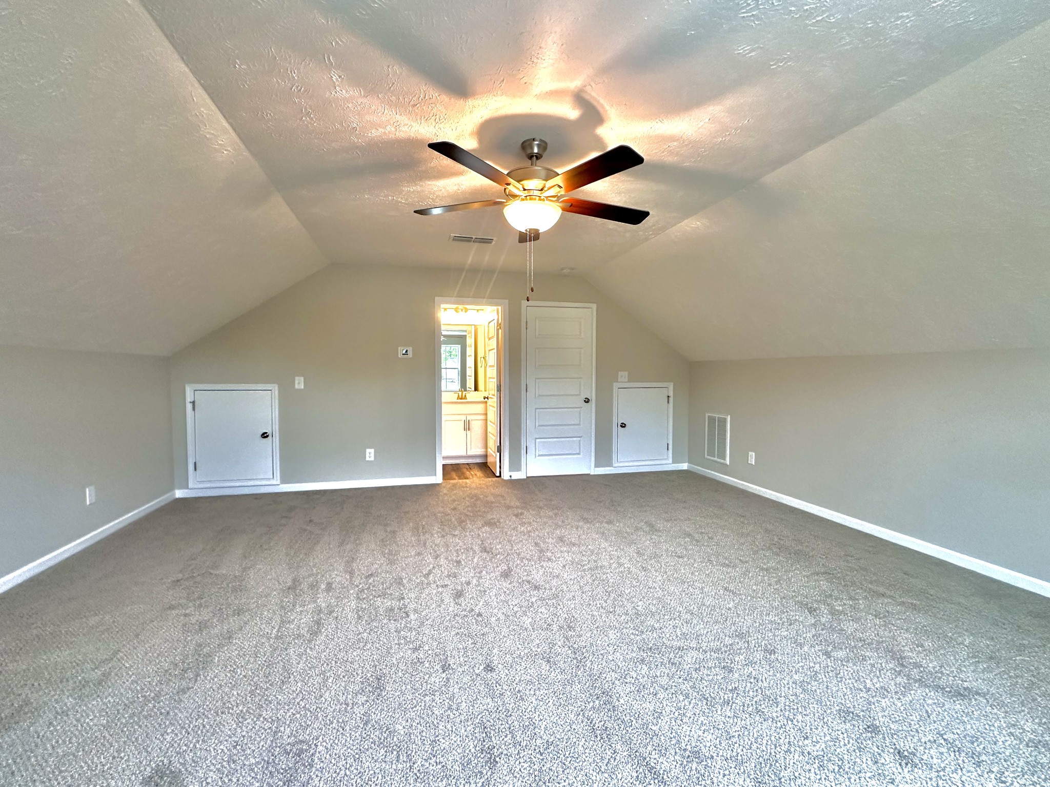 94 Reynard St Property Photo 37