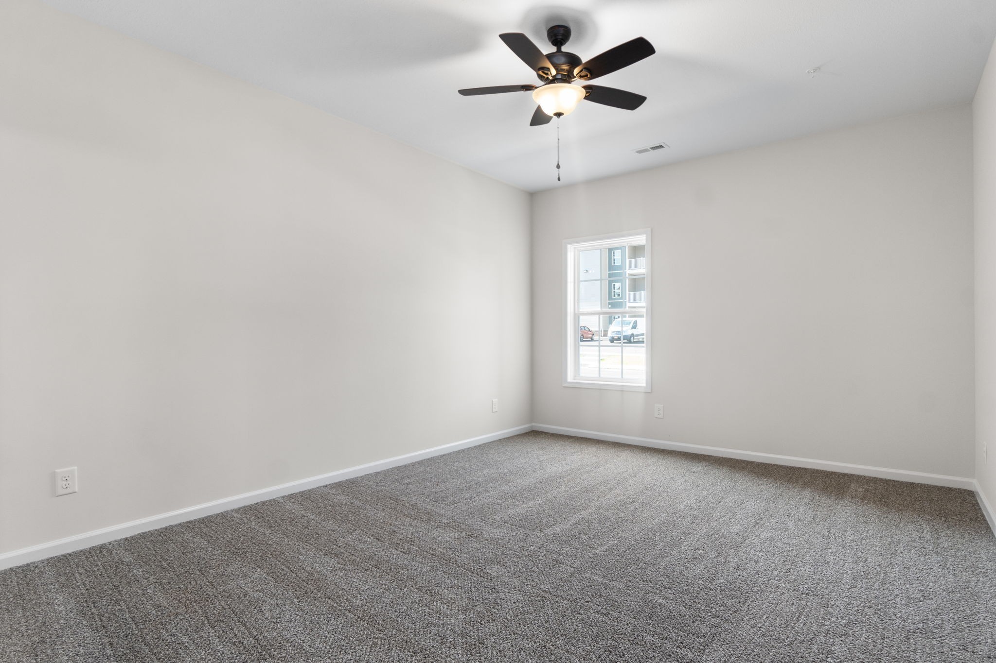 229 E Johnson Circle Property Photo 8
