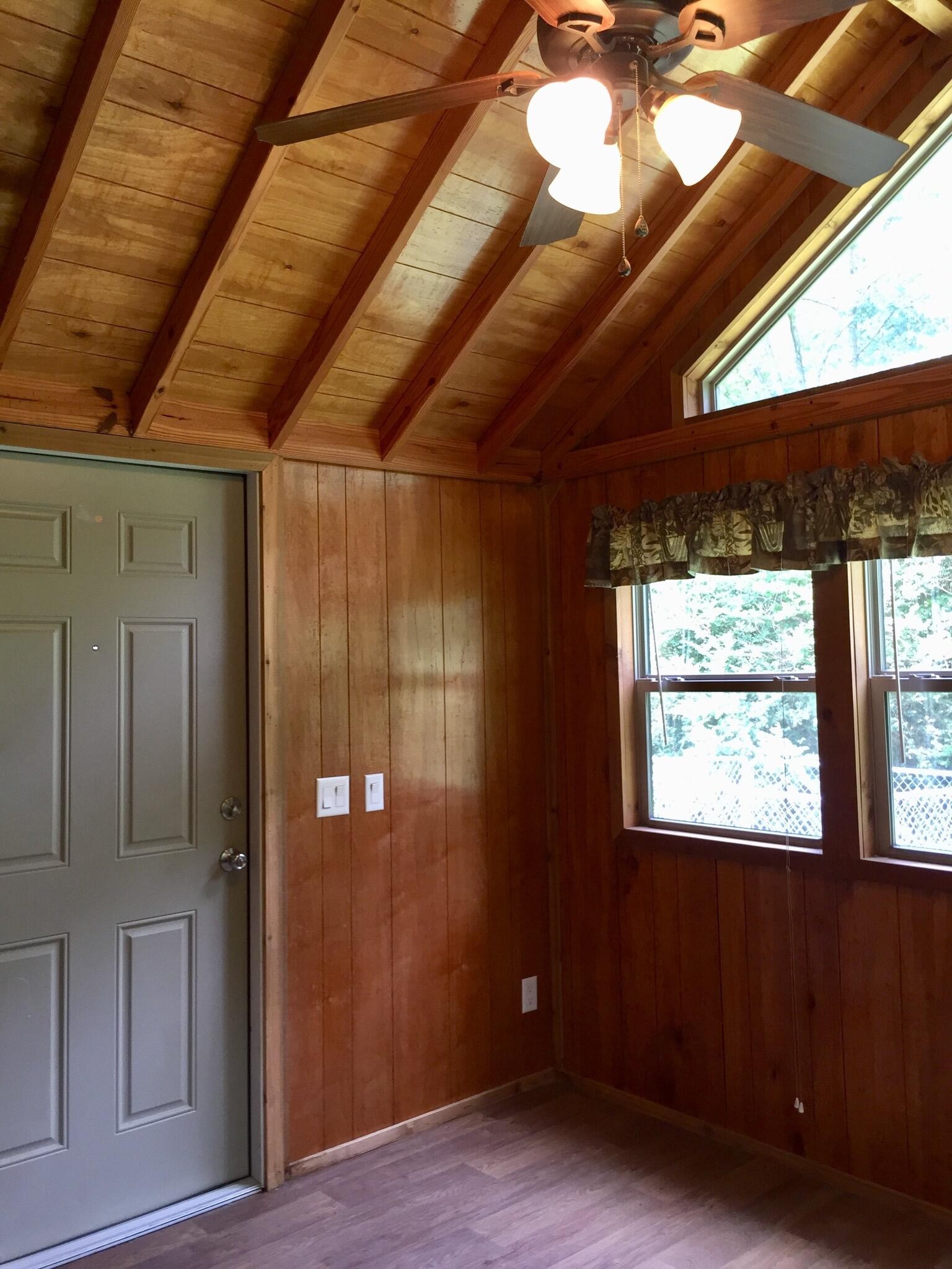 5755 Railroad St Property Photo 7