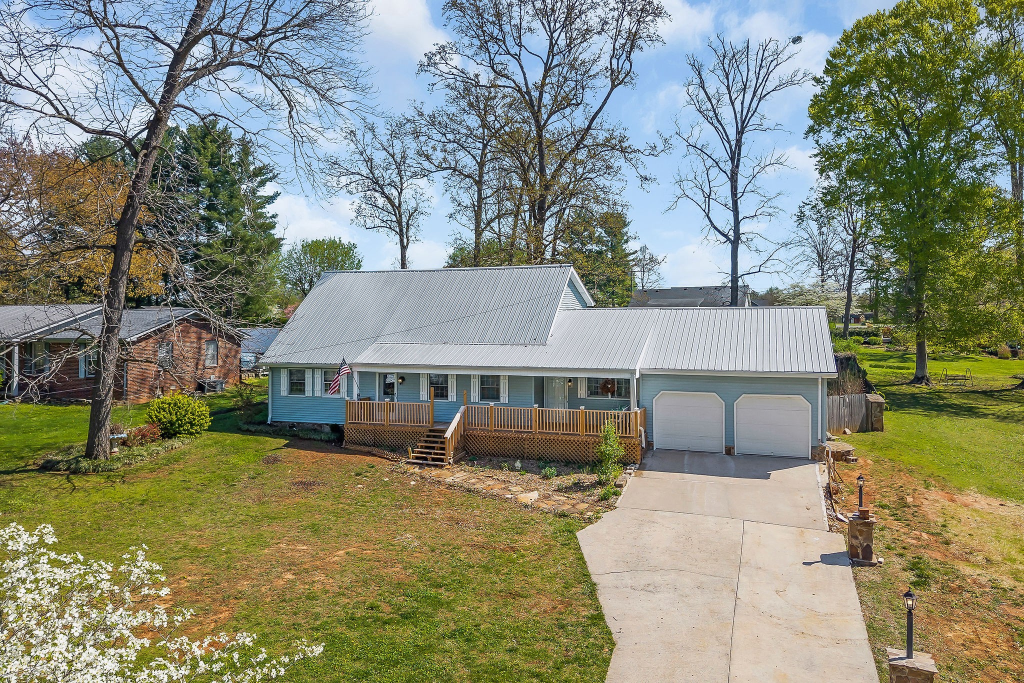 221 Magnolia Rd Property Photo