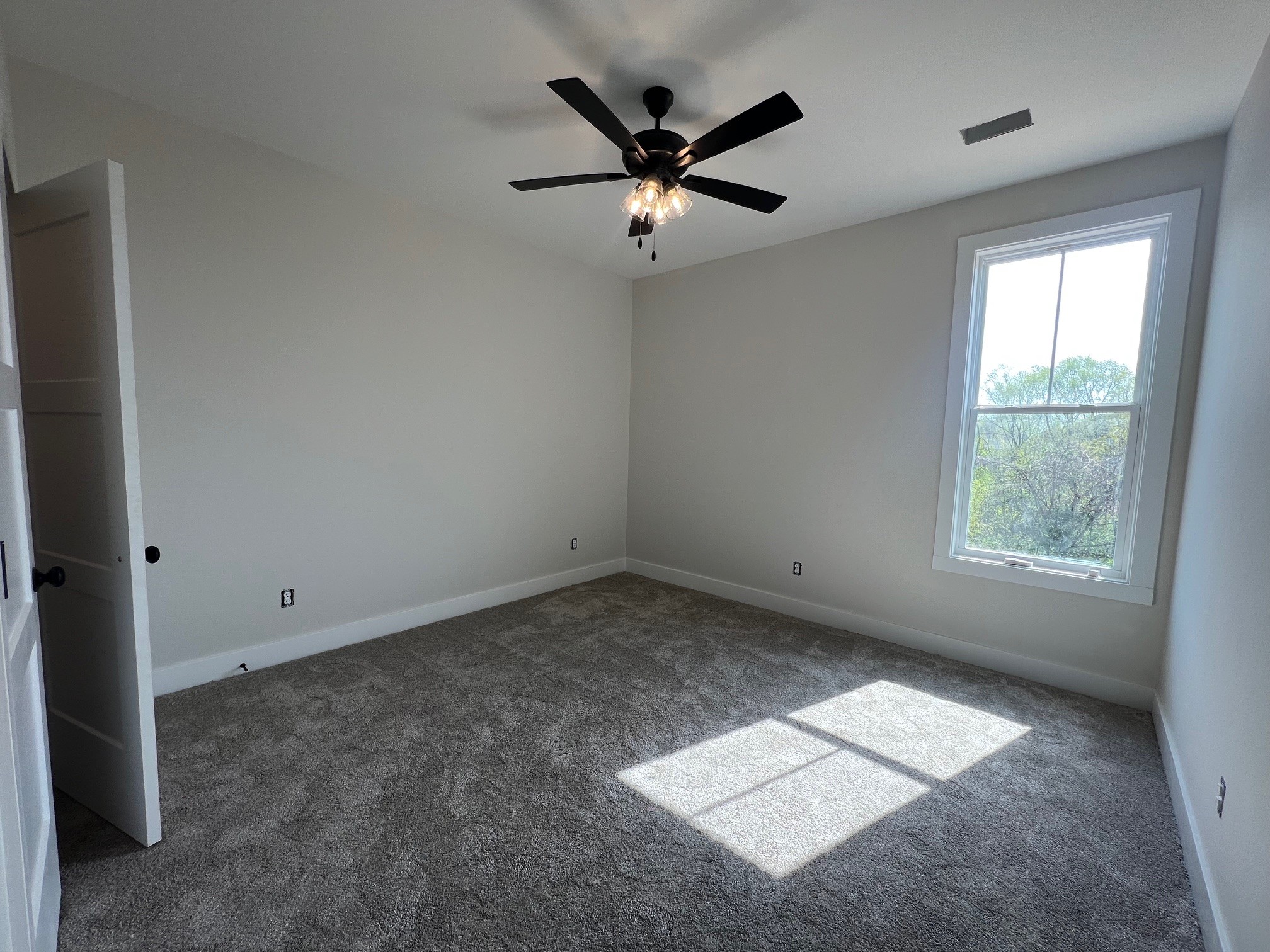1148 Archibald Dr Property Photo 4
