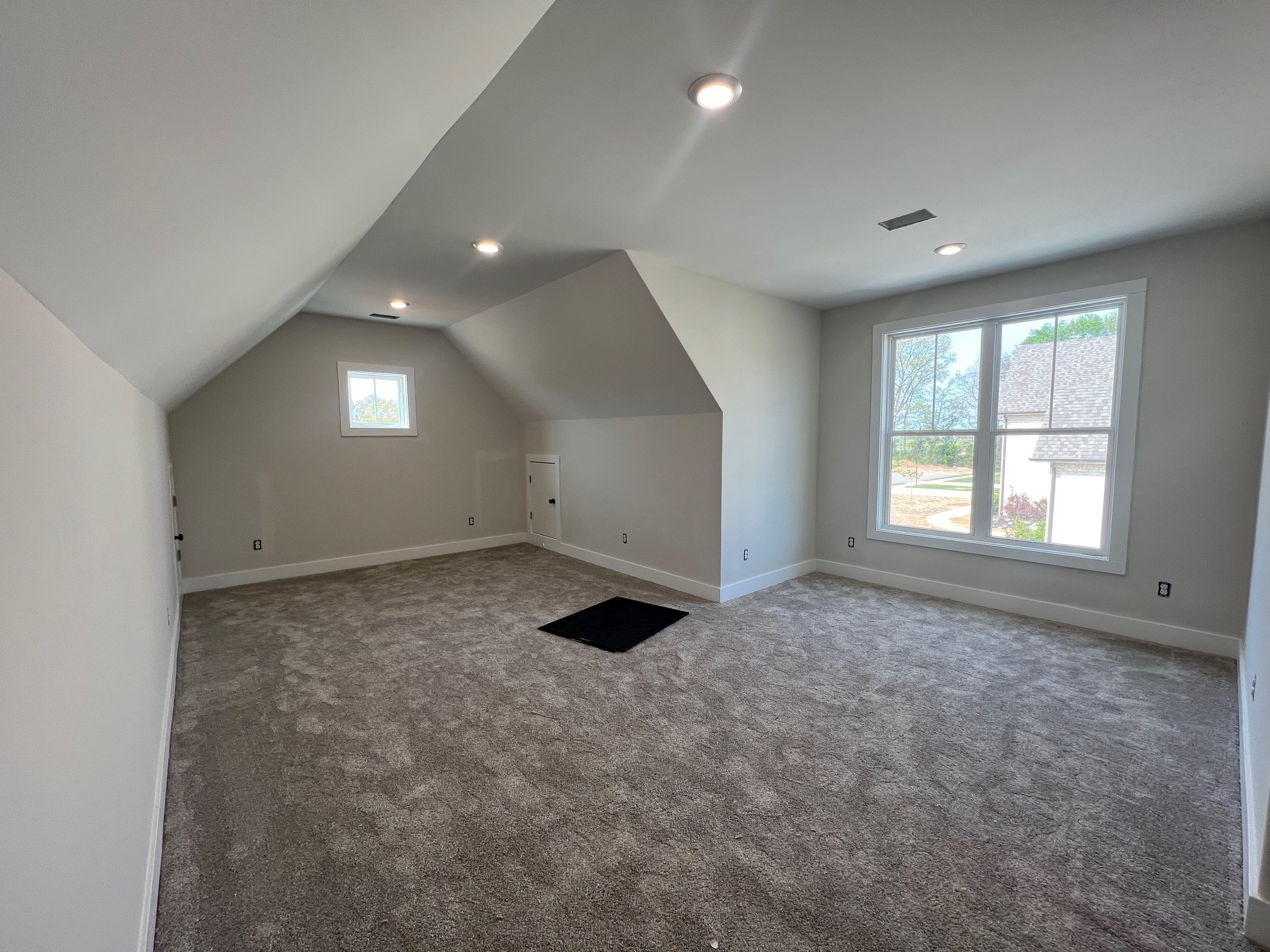 1148 Archibald Dr Property Photo 6