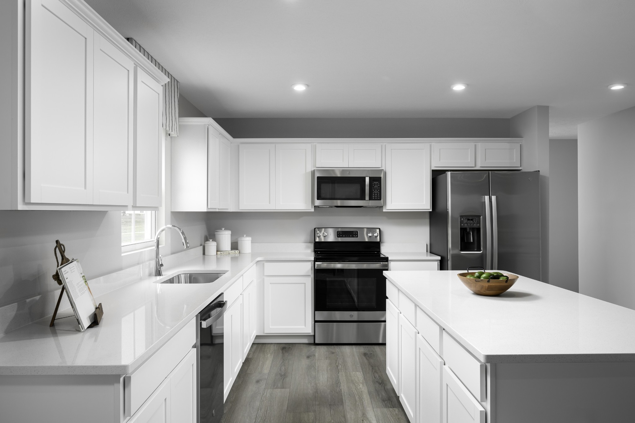 251 Laurel Street Property Photo 1