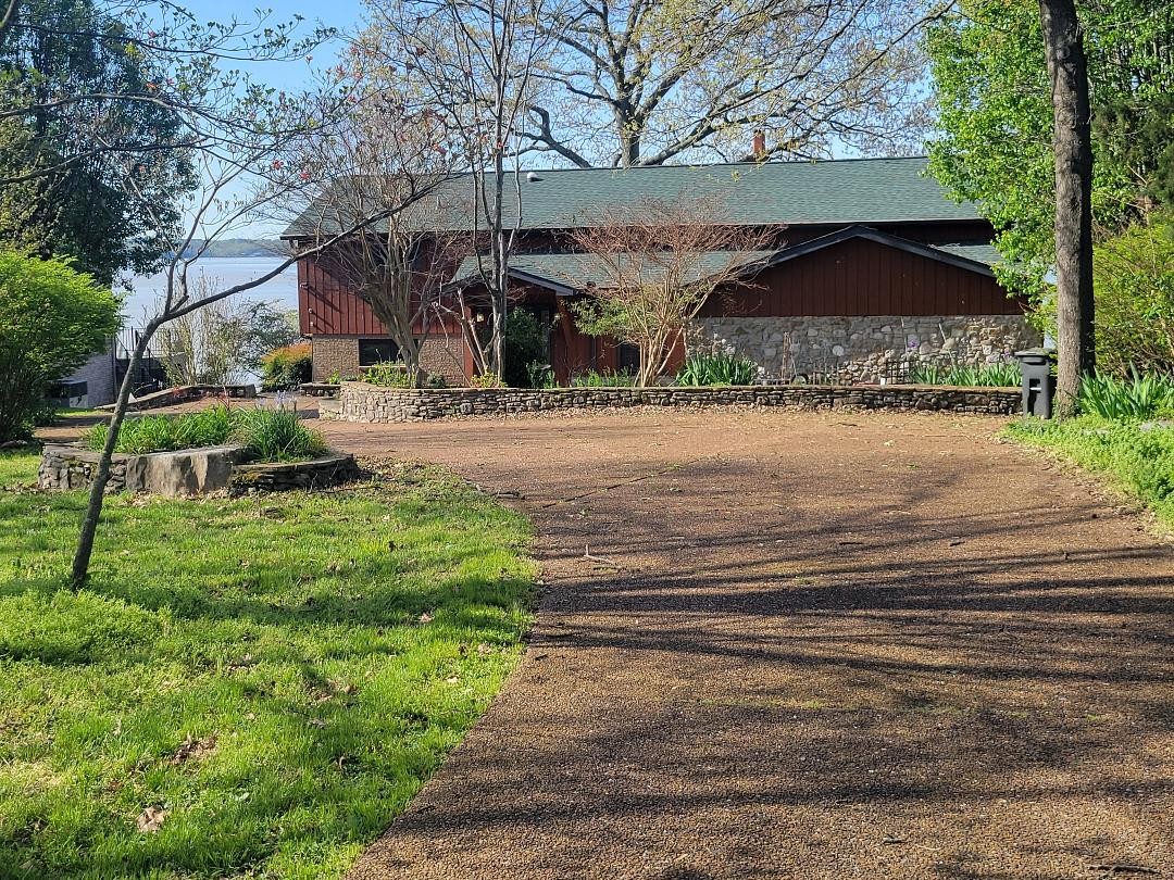 1203 Shoreside Drive Property Photo 4