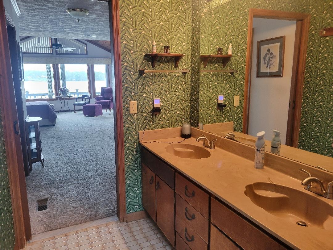 1203 Shoreside Drive Property Photo 14