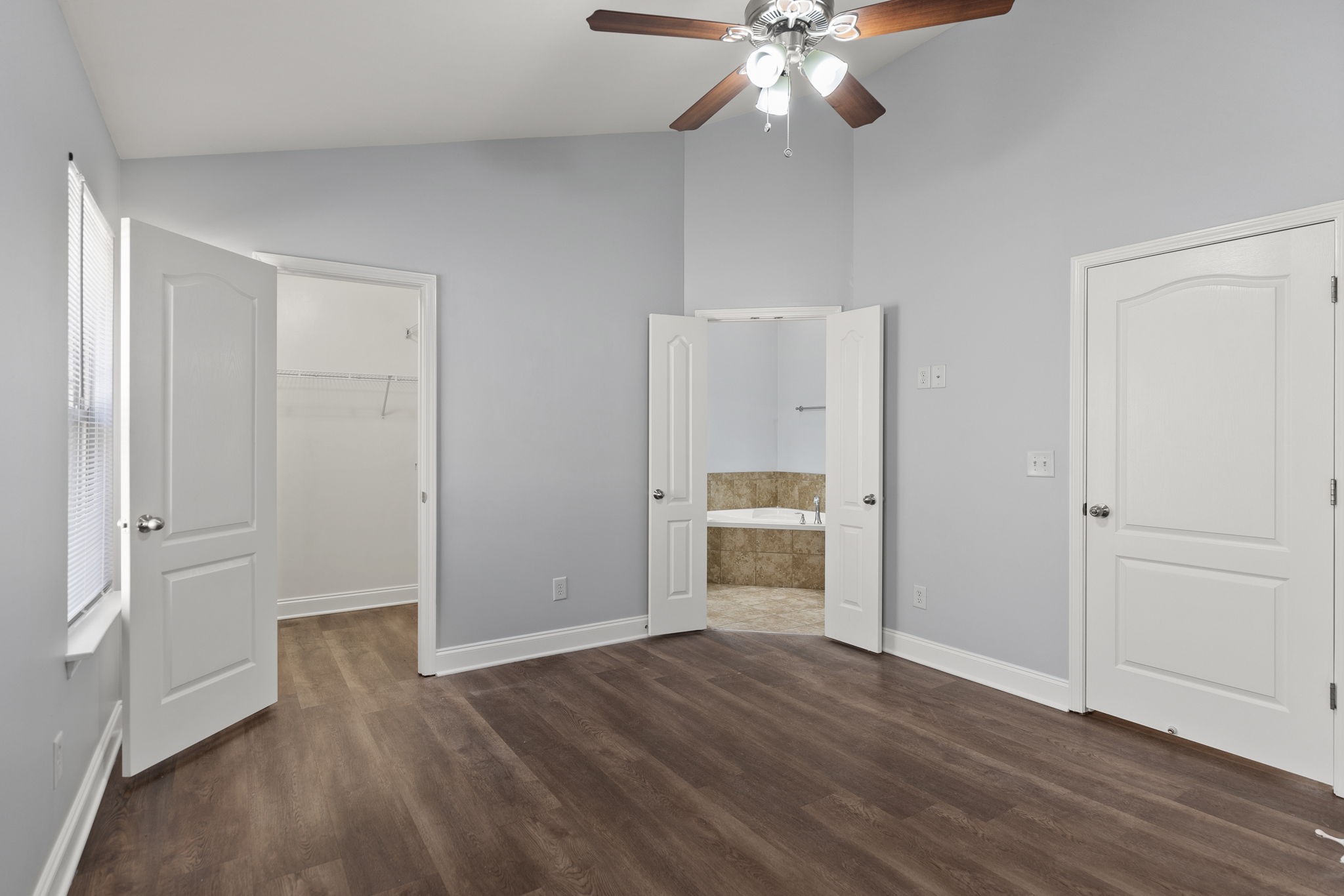 1068 Woodbury Falls Dr Property Photo 19