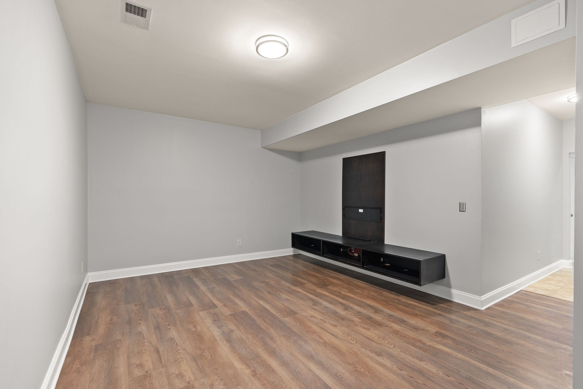 1068 Woodbury Falls Dr Property Photo 32