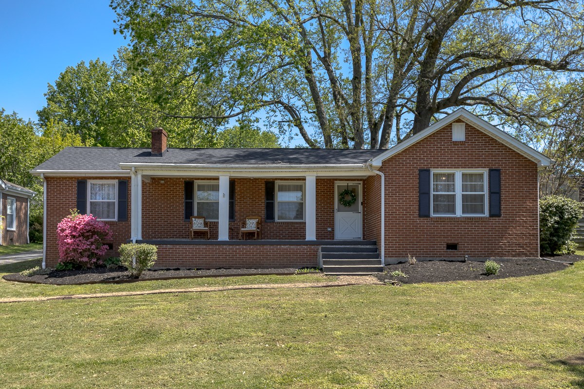 1211 Trotwood Ave Property Photo 1