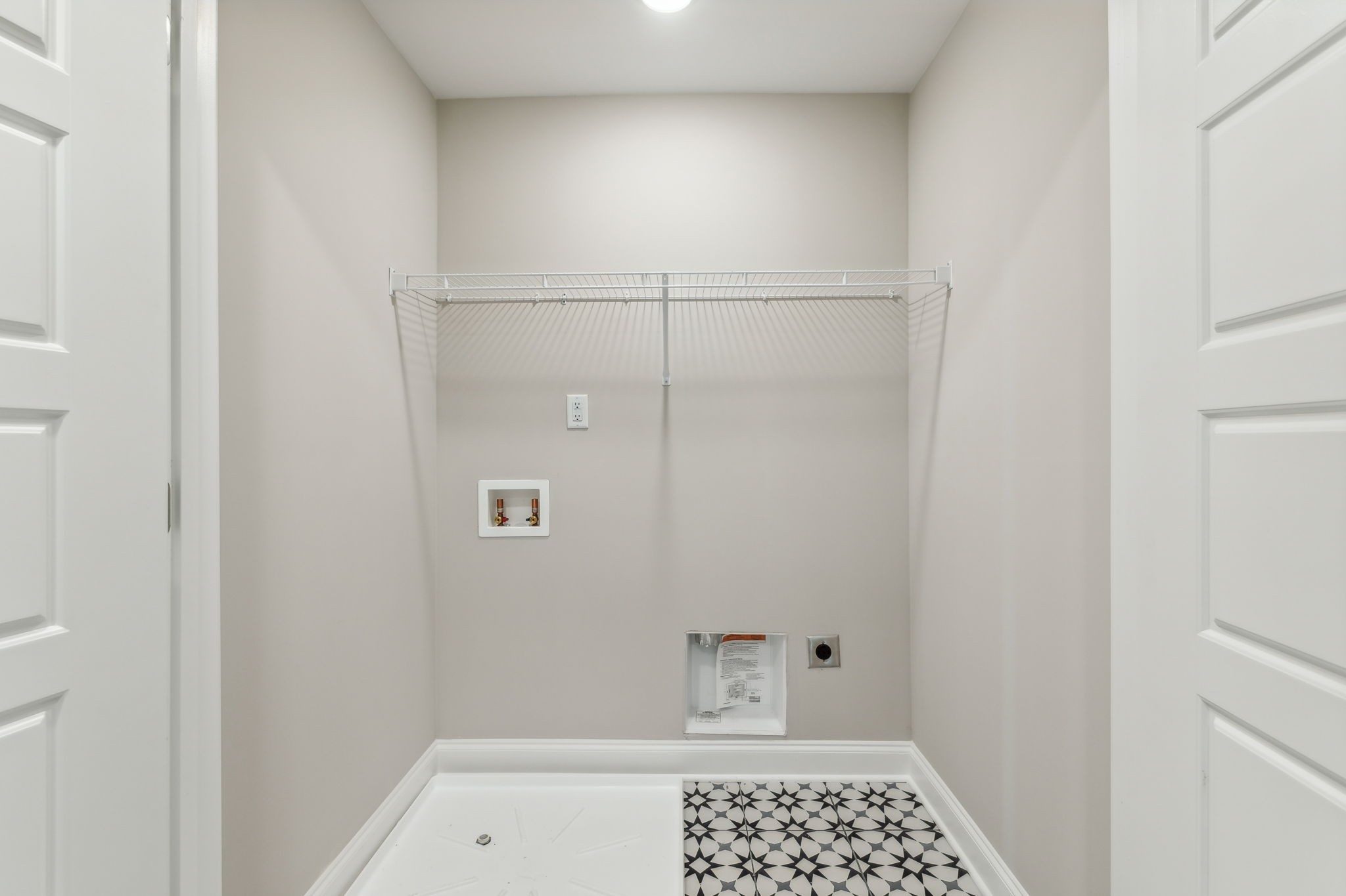 562 Twyla Dr Property Photo 18