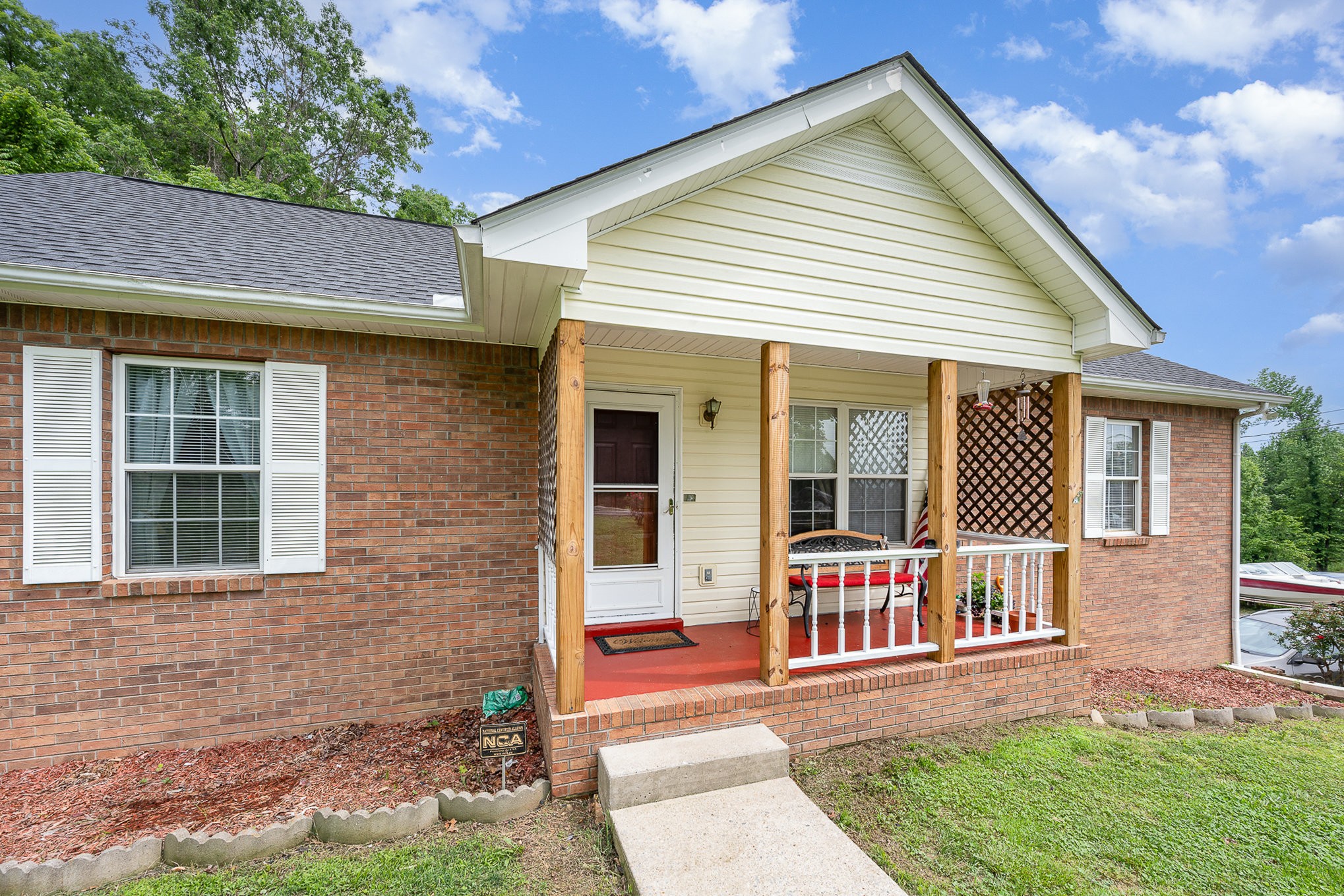 543 Skyview Dr Property Photo 2