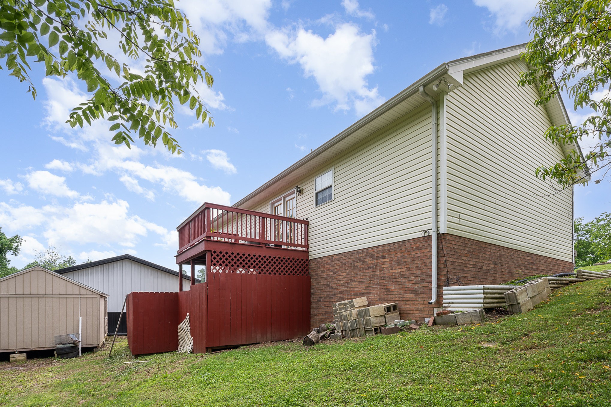 543 Skyview Dr Property Photo 25