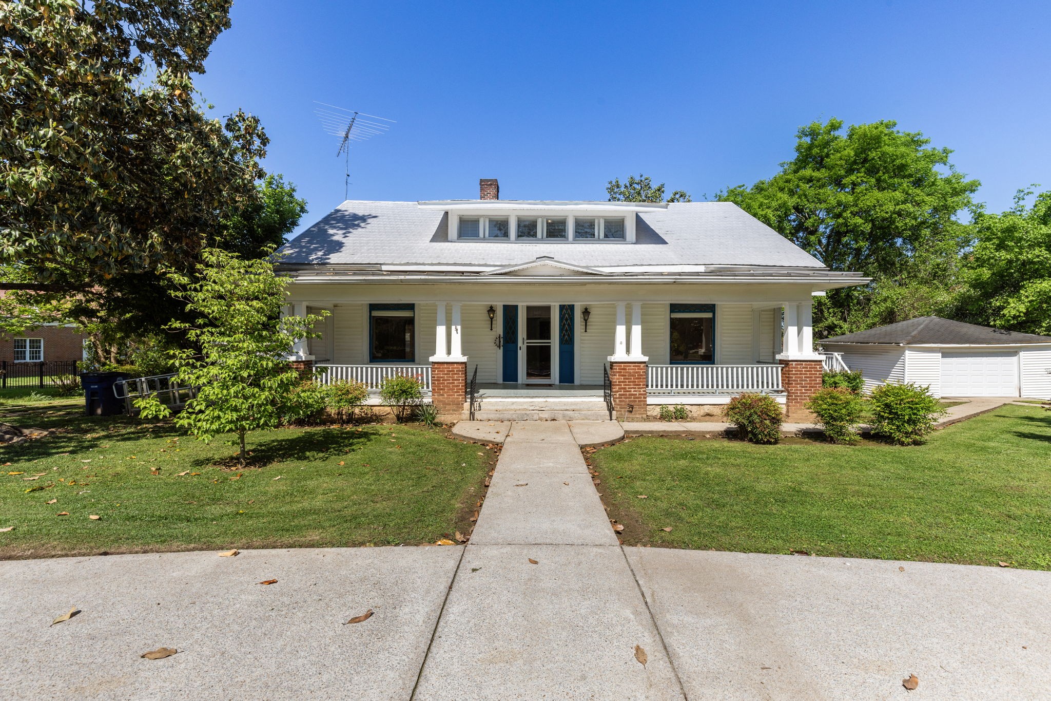 611 N Jefferson St Property Photo