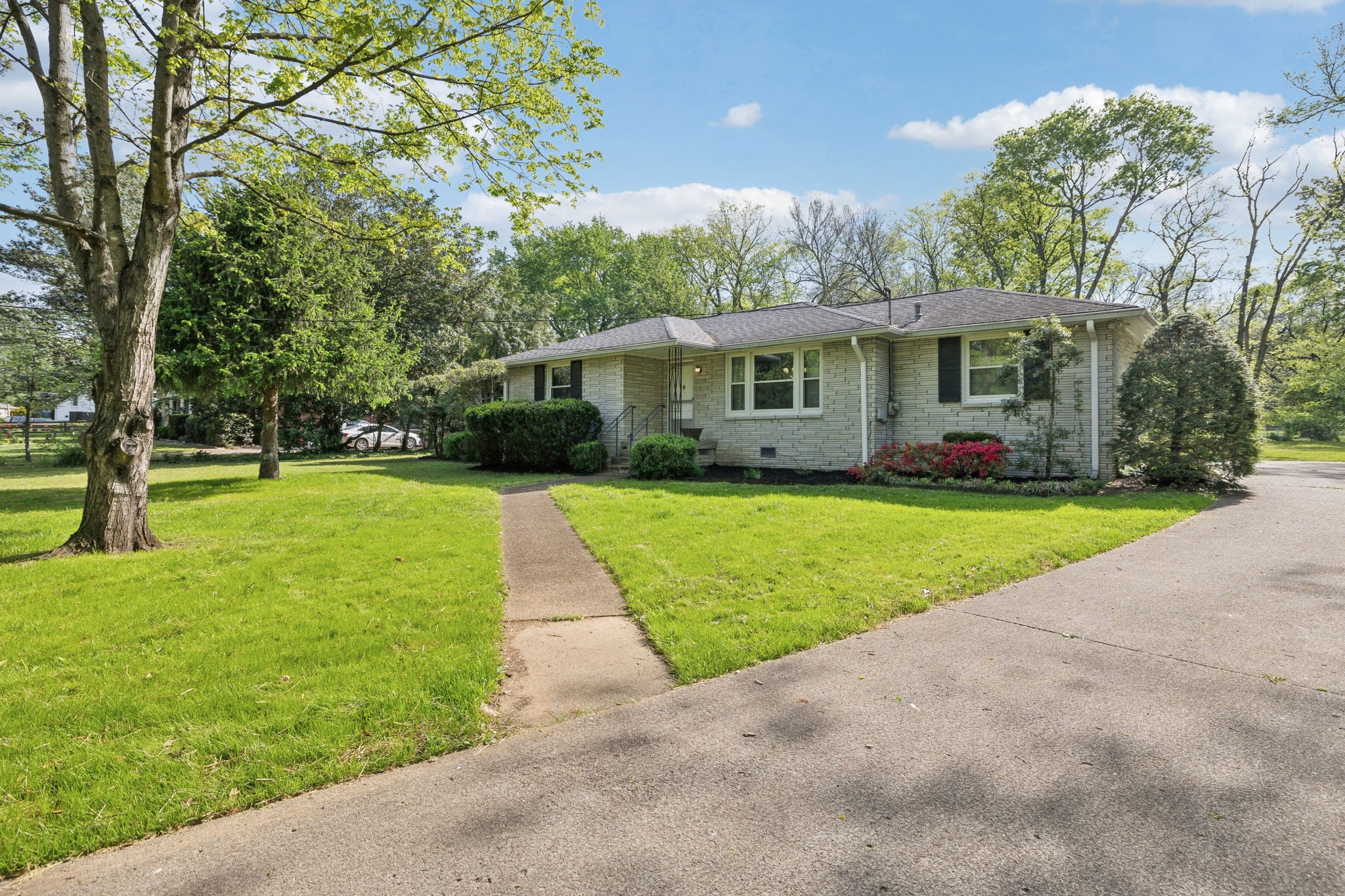 306 Brentwood Pkwy Property Photo 1